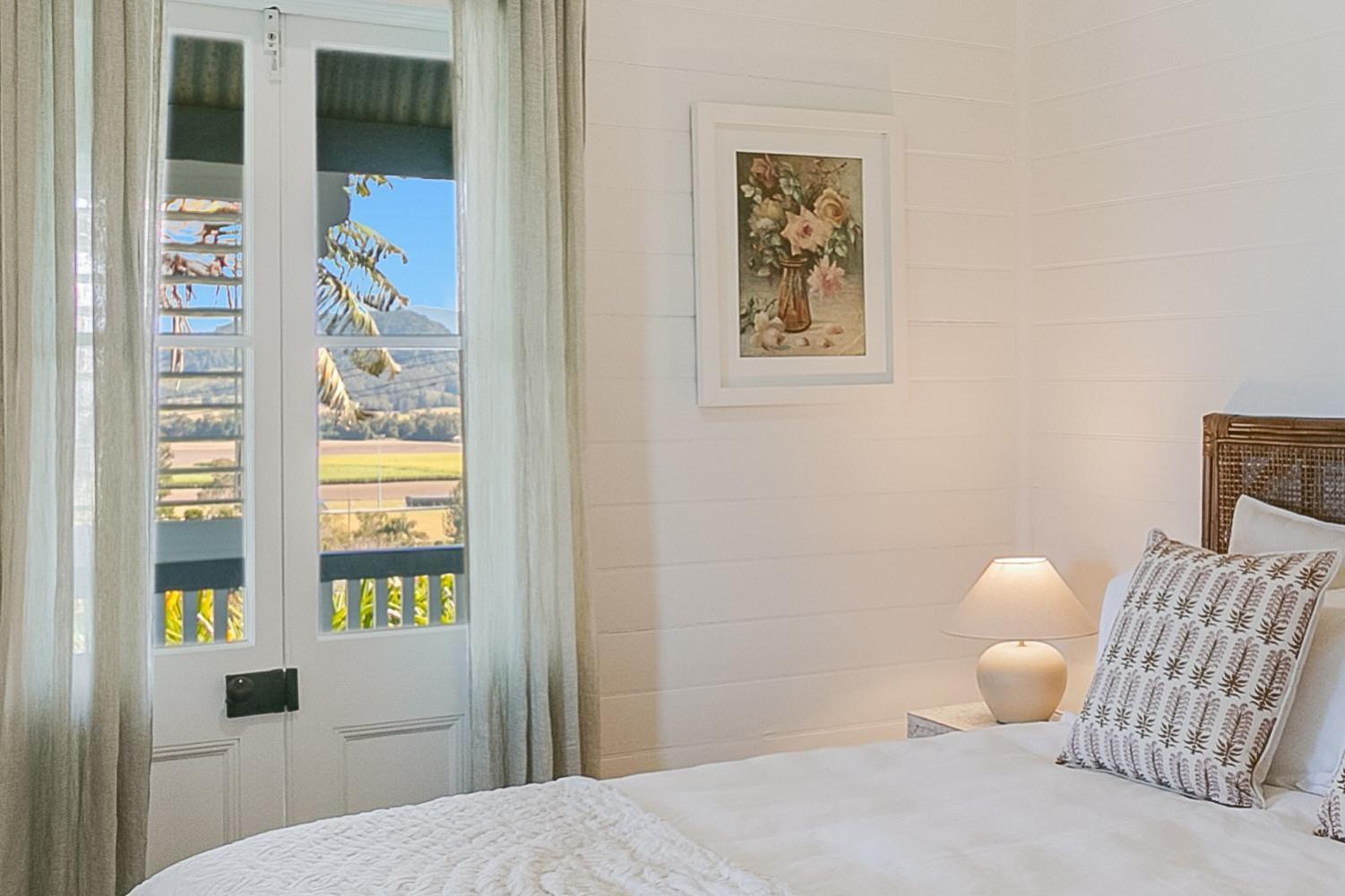 Glenelg Upstairs Residence