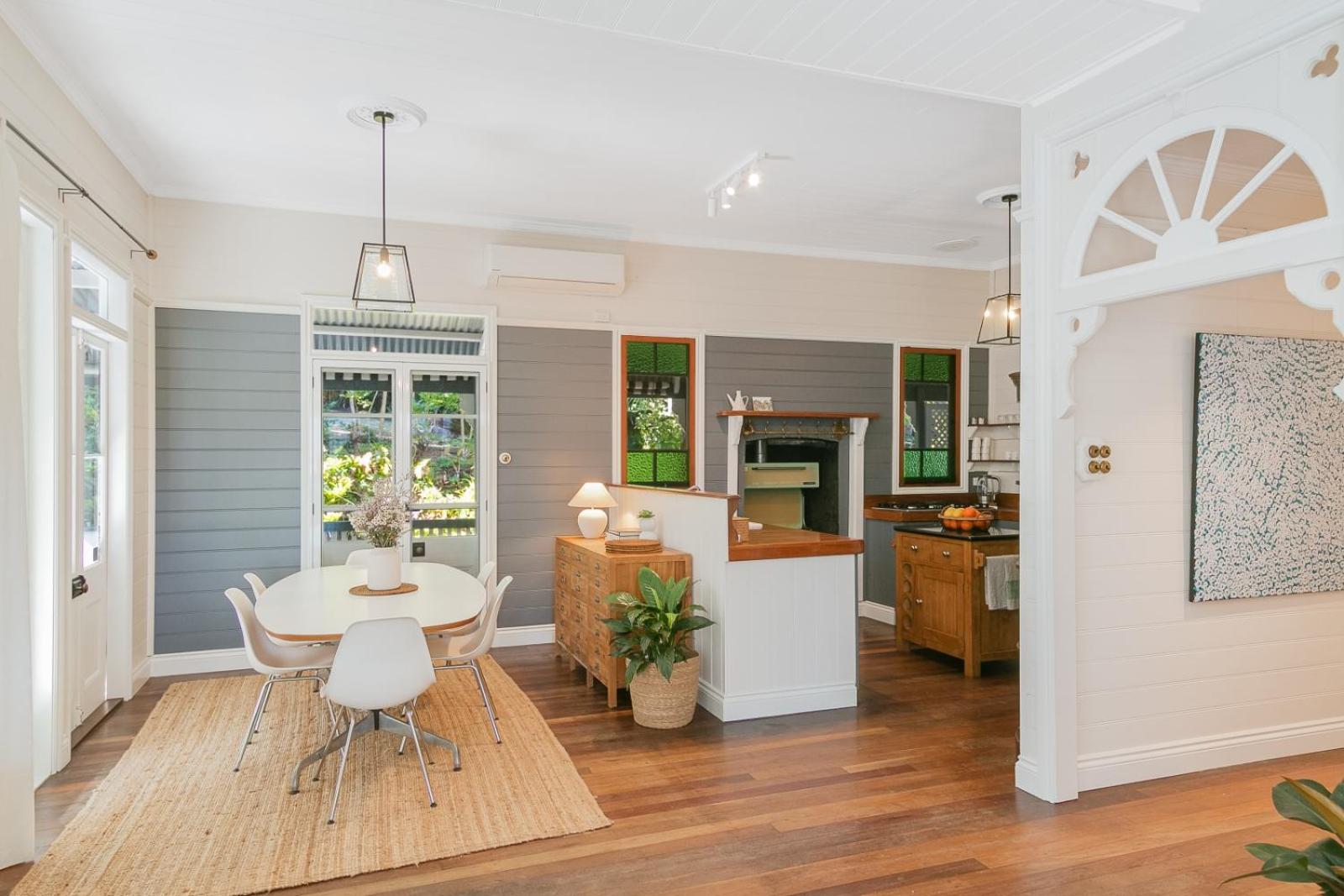 Glenelg Upstairs Residence