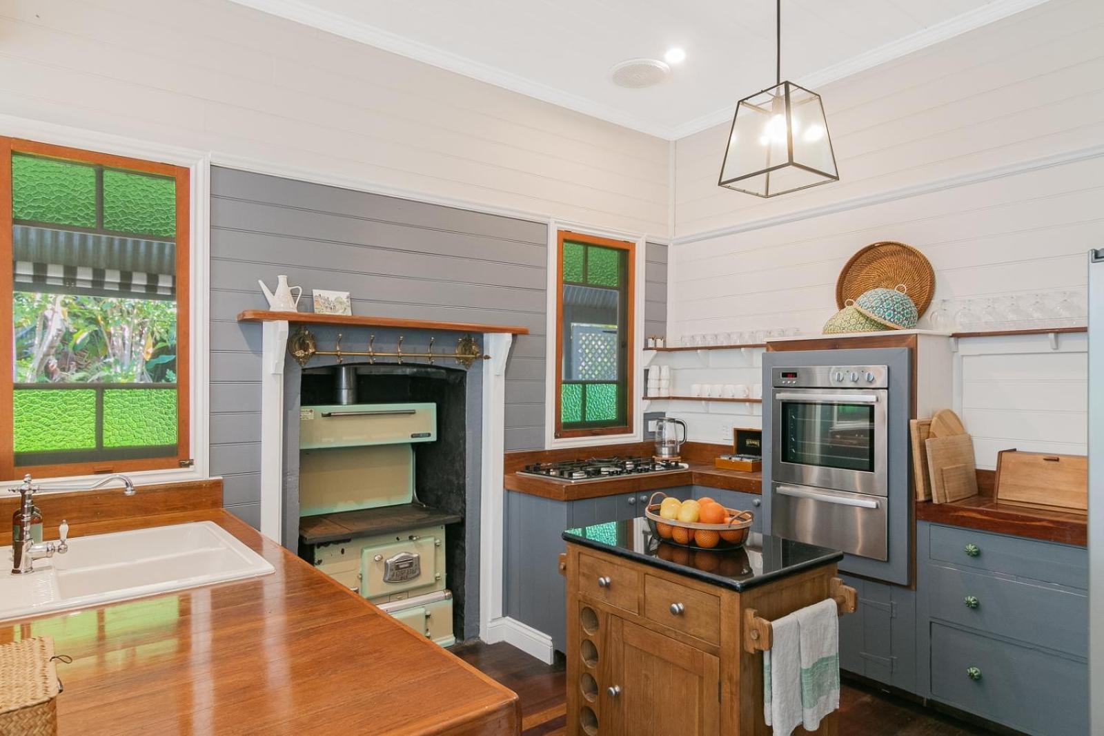 Glenelg Upstairs Residence