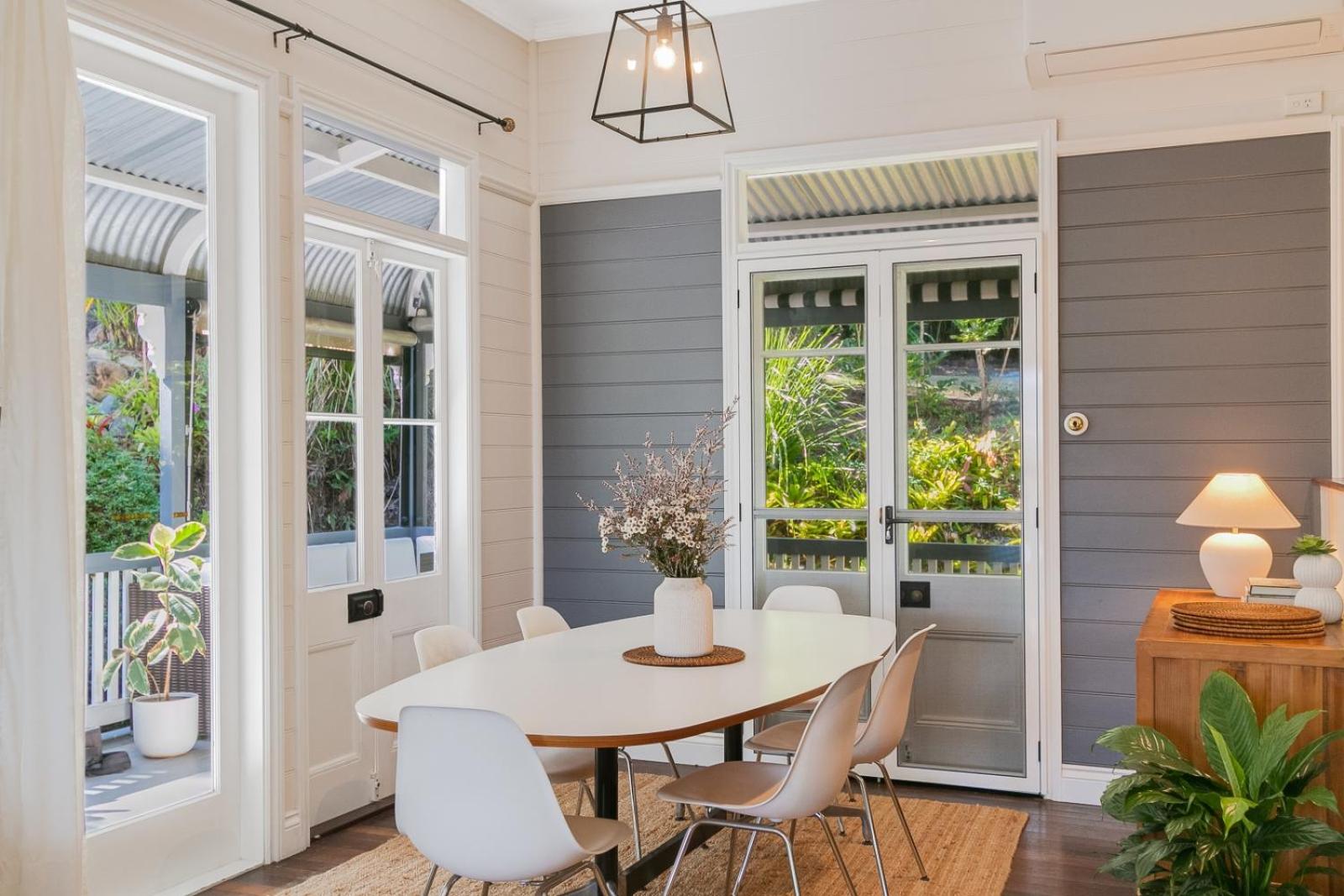 Glenelg Upstairs Residence