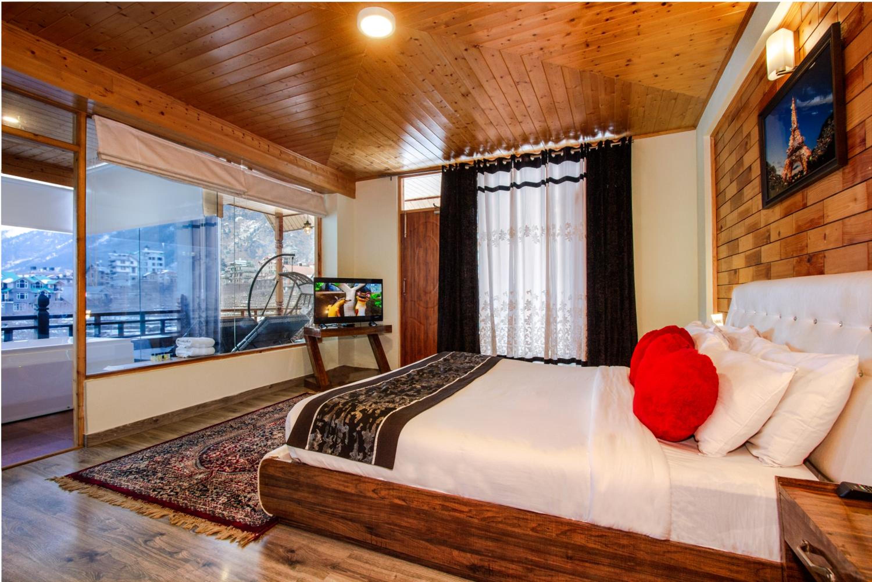 Snow Flakes Resort And Spa Centrally Heated Luxury Resort