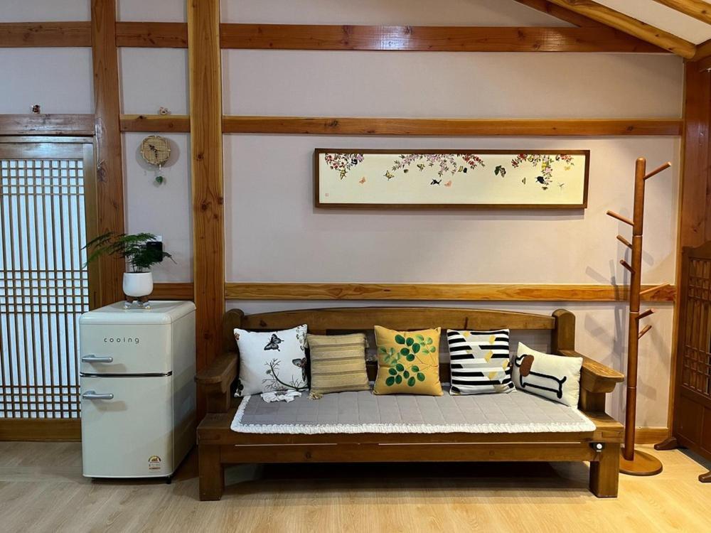 Suncheon Sumiyeonga Hanok Private House