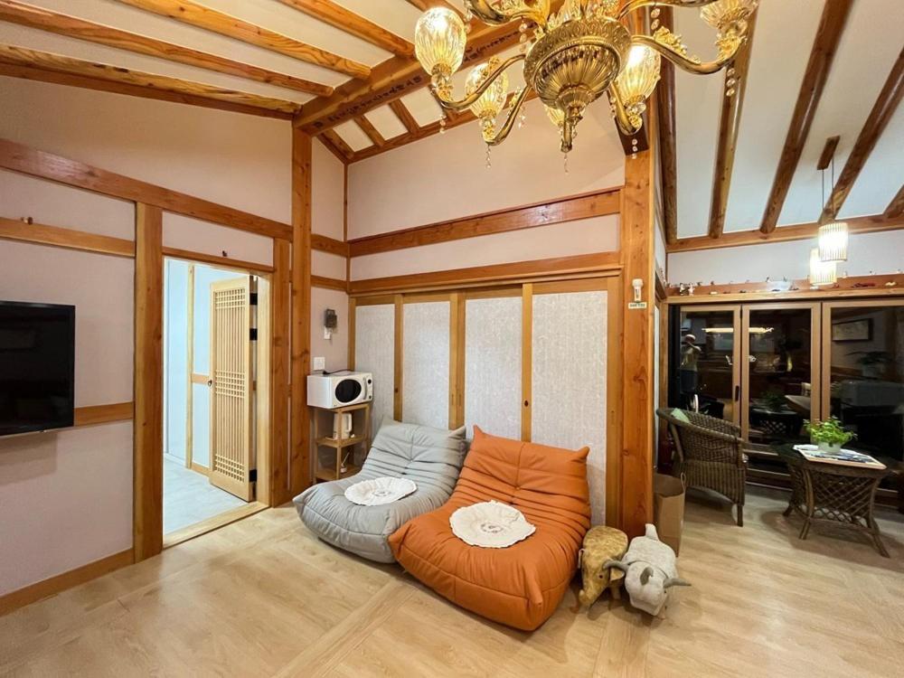 Suncheon Sumiyeonga Hanok Private House
