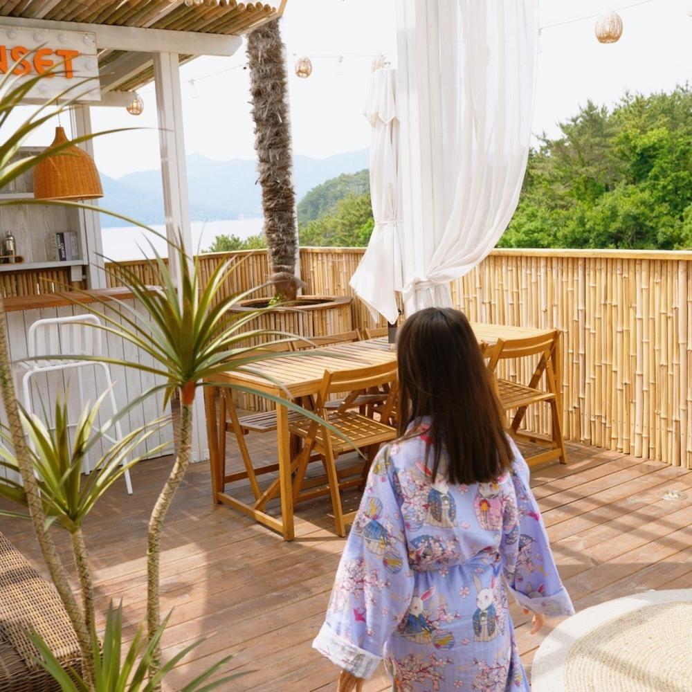 On the Sunset Mansion, photo 16