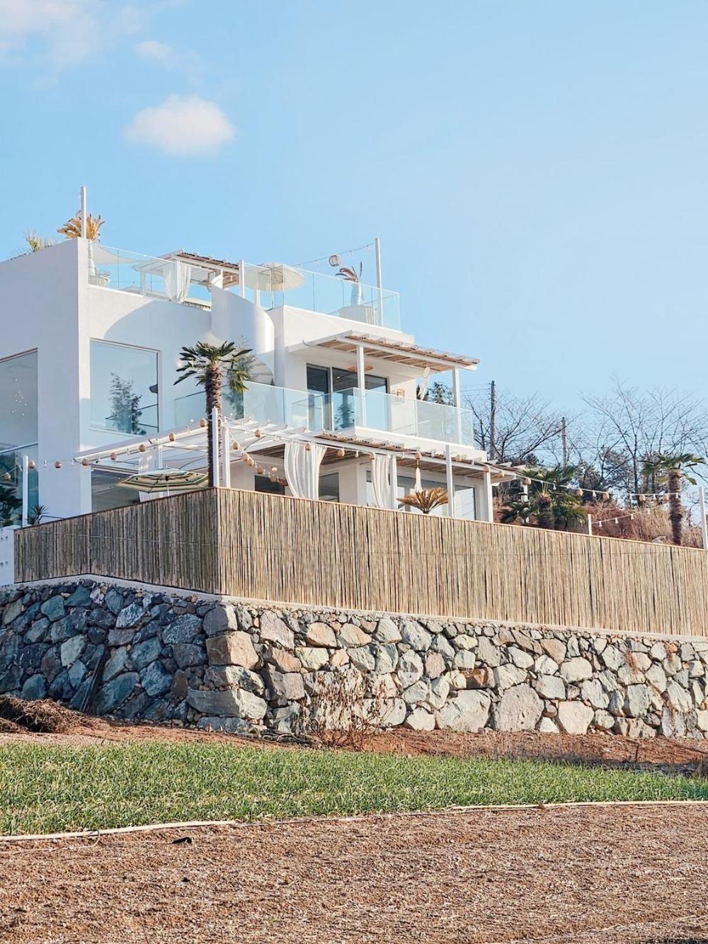 On the Sunset Mansion, photo 23