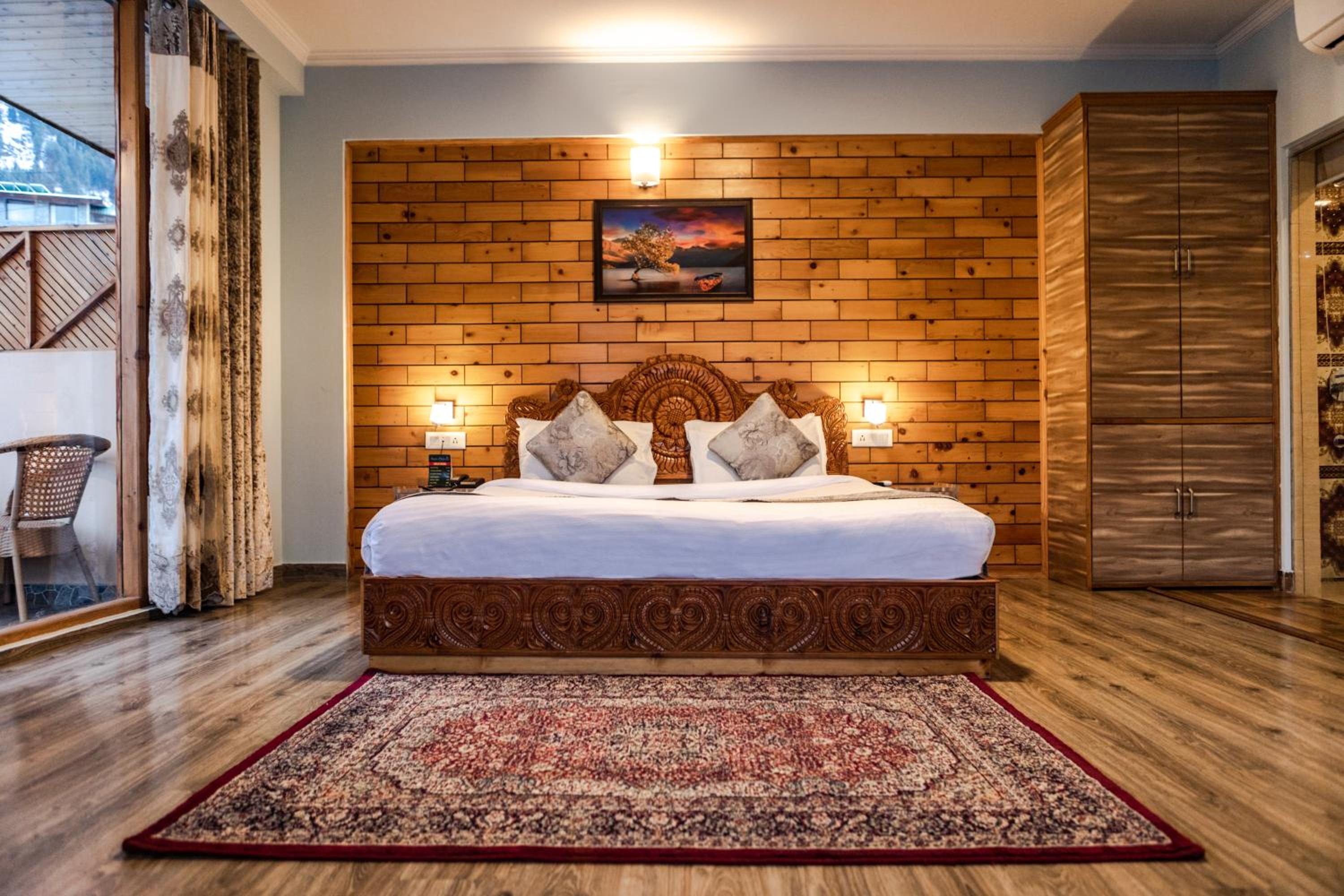 Snow Flakes Resort And Spa Centrally Heated Luxury Resort