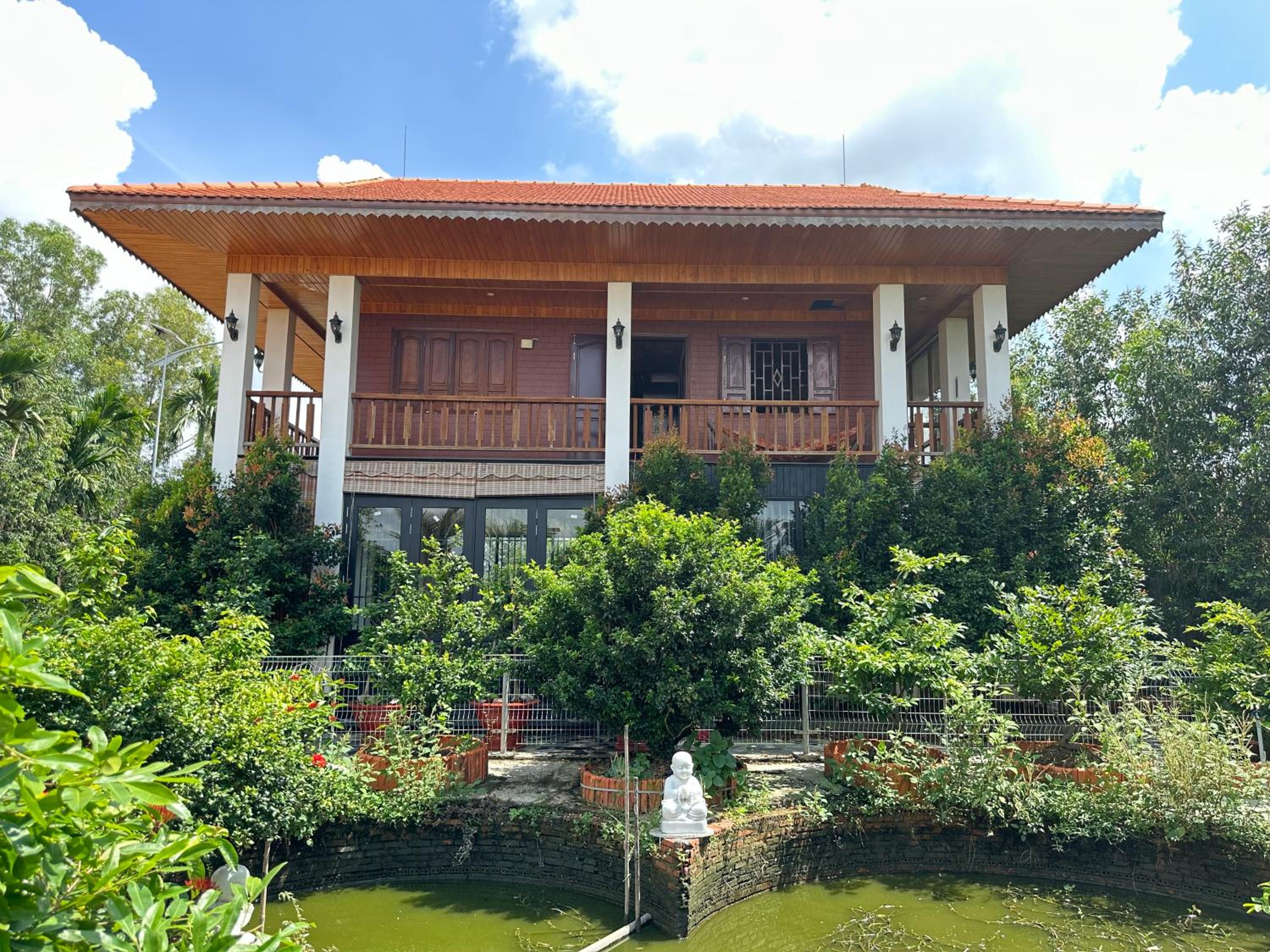 Nhà ven sông Sài Gòn