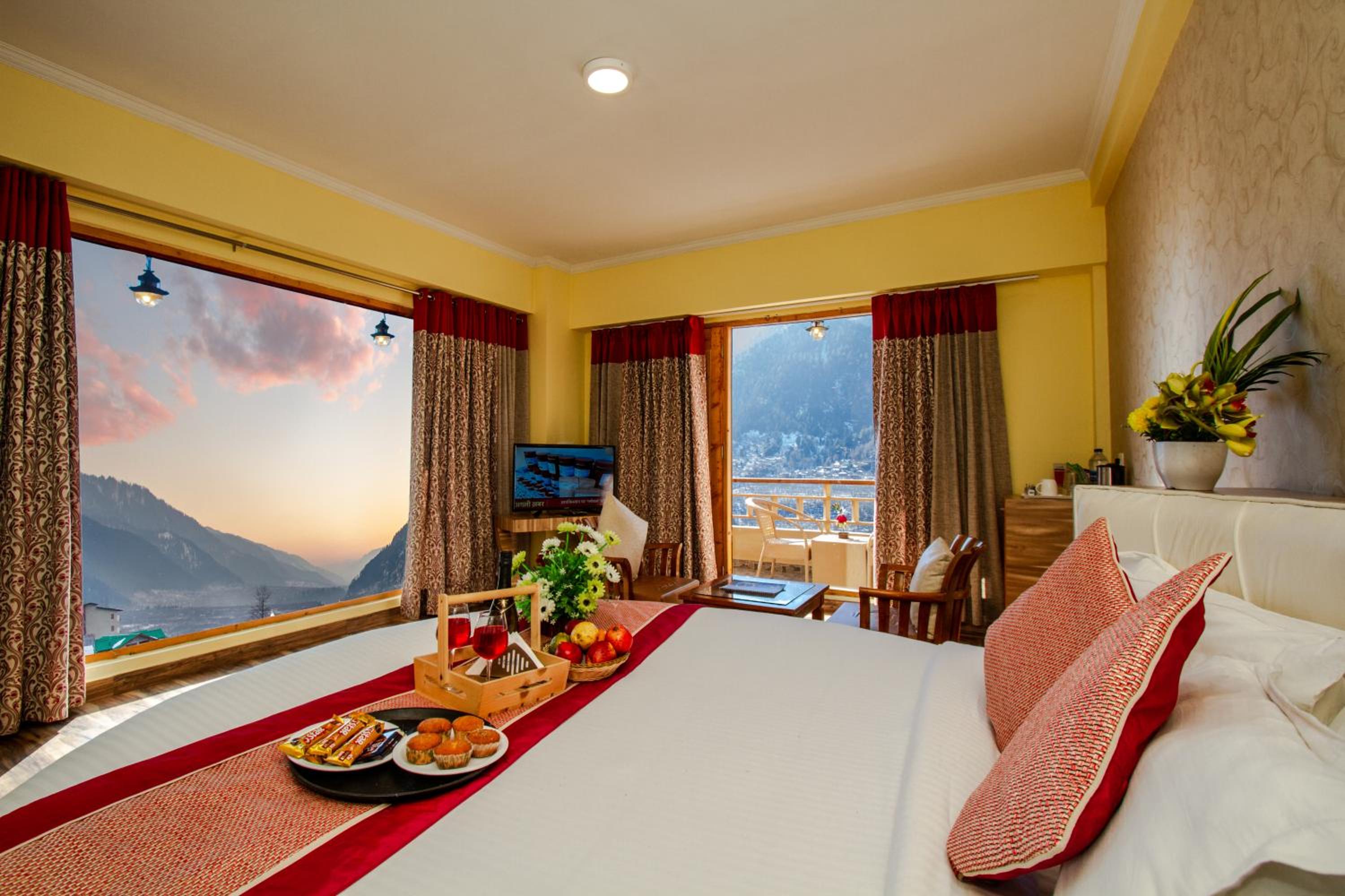 Snow Flakes Resort And Spa Centrally Heated Luxury Resort