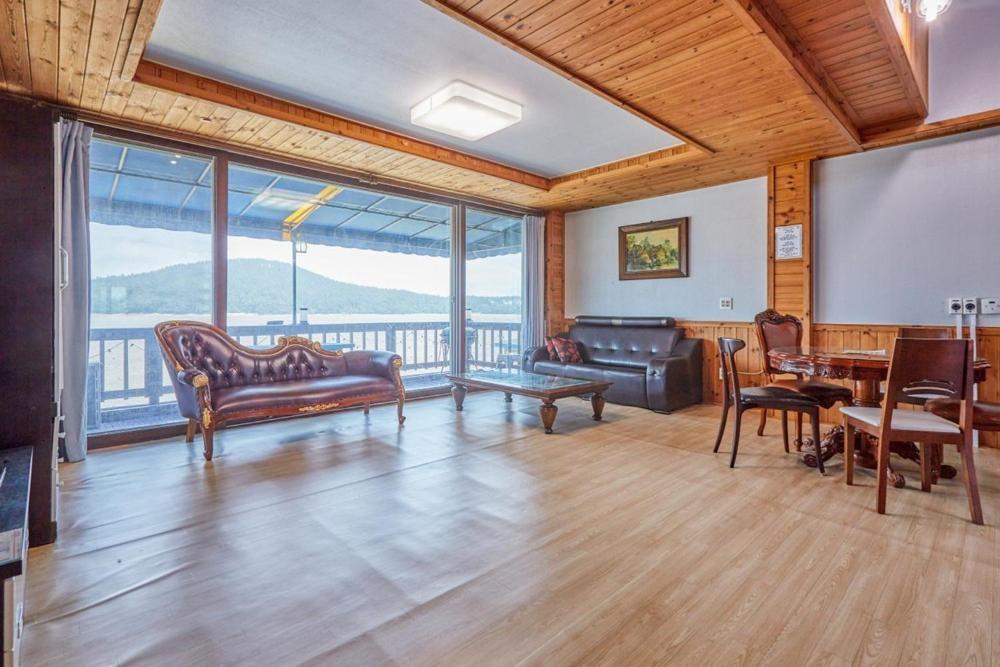 Taean Rainbow Pension