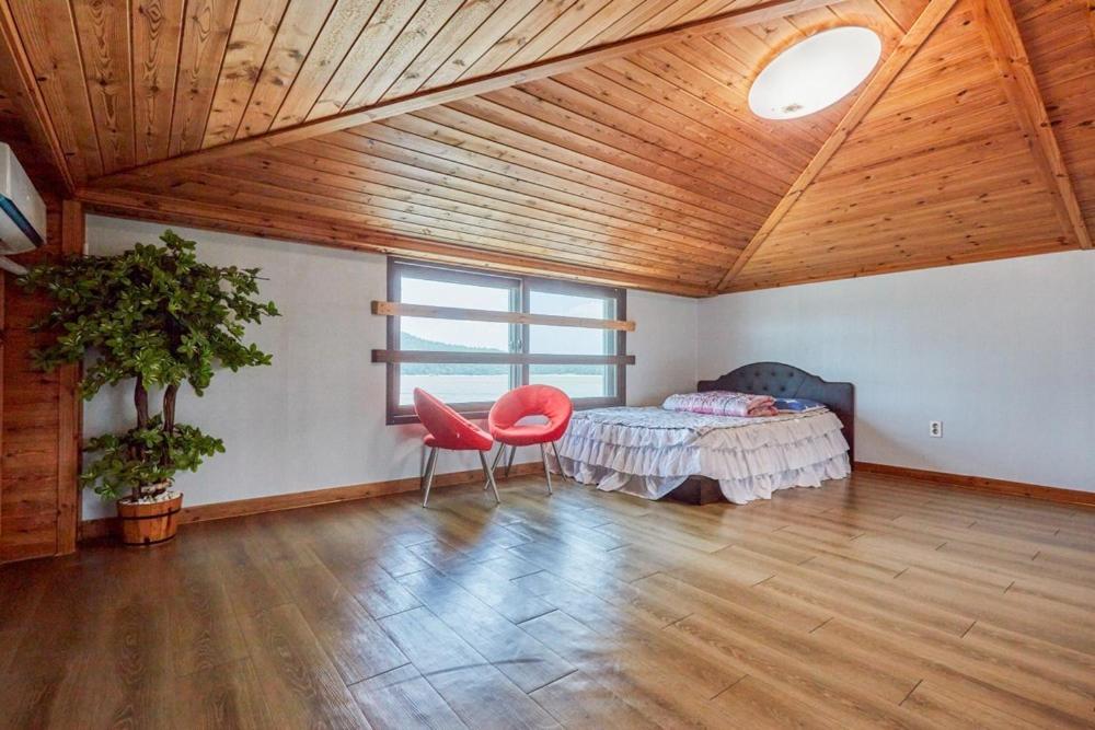 Taean Rainbow Pension