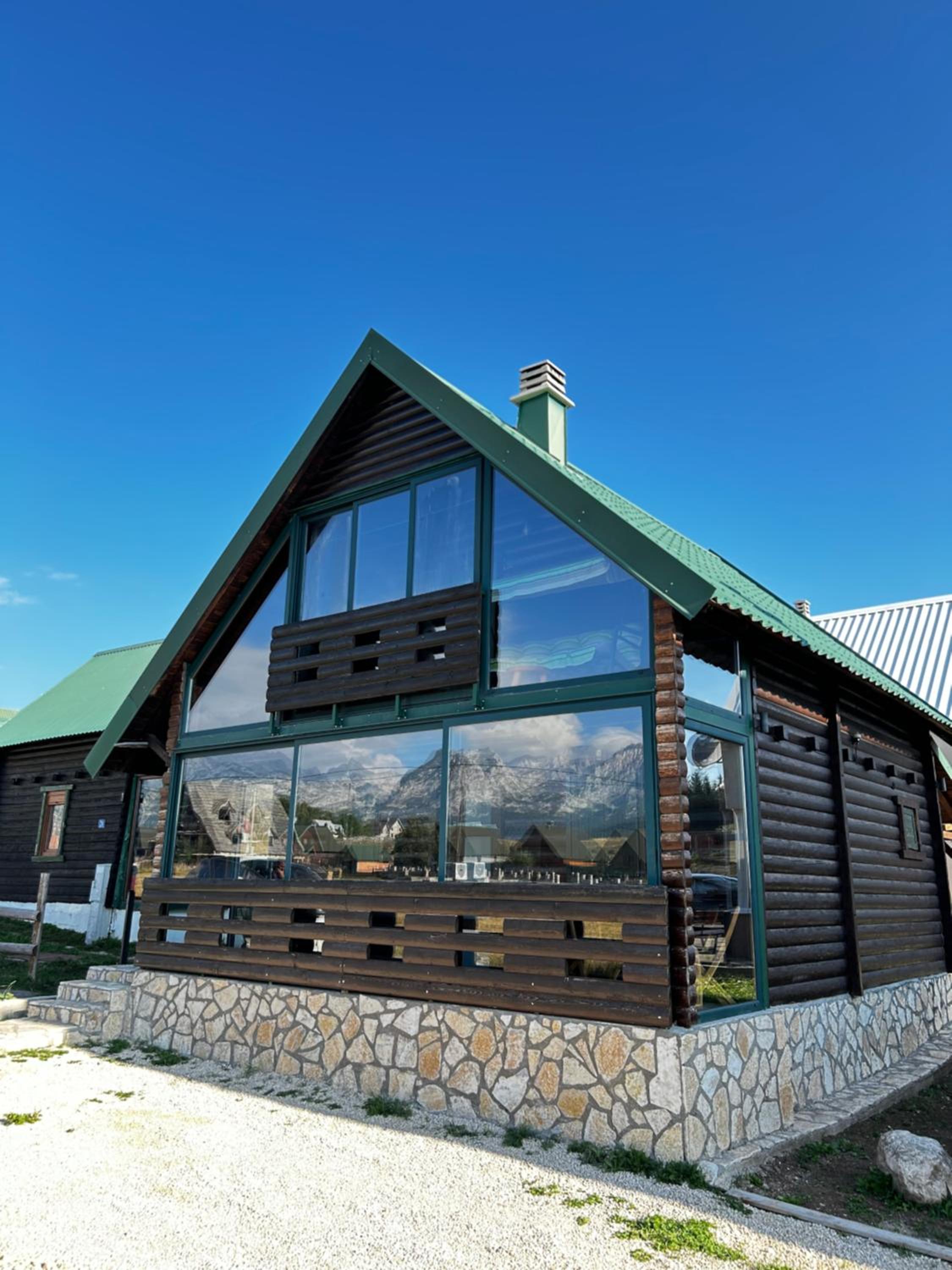 Durmitor's sun cottages