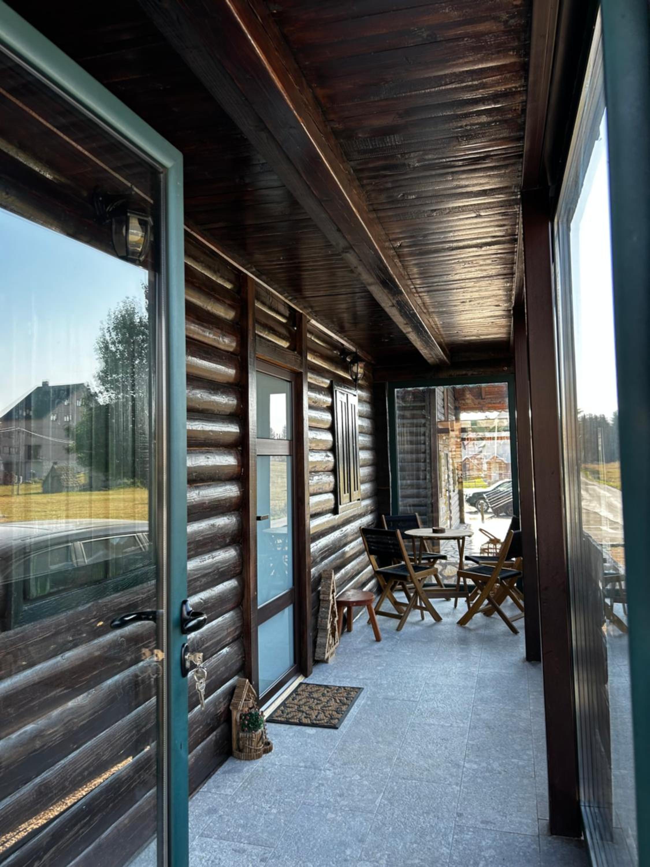 Durmitor's sun cottages
