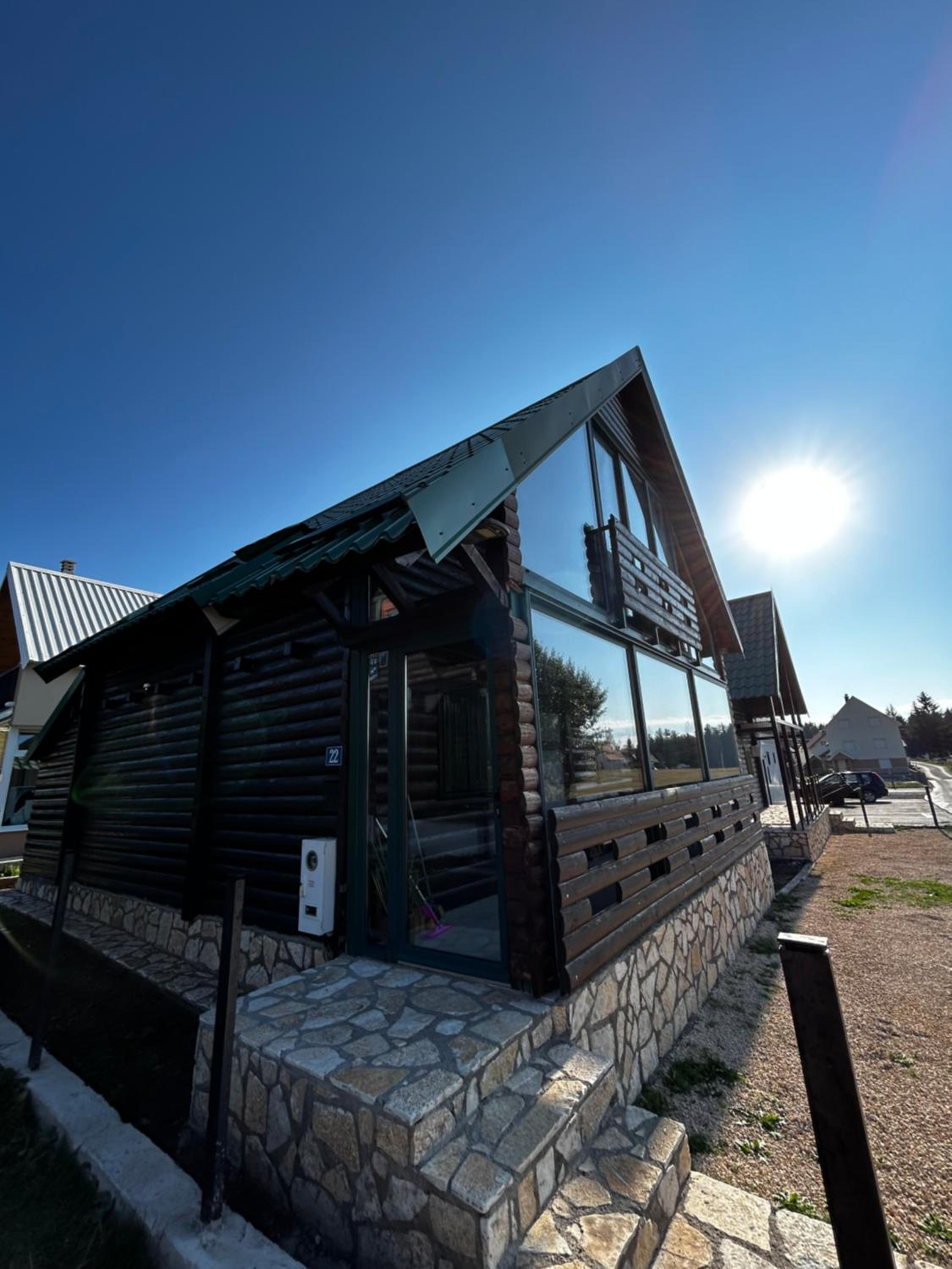 Durmitor's sun cottages