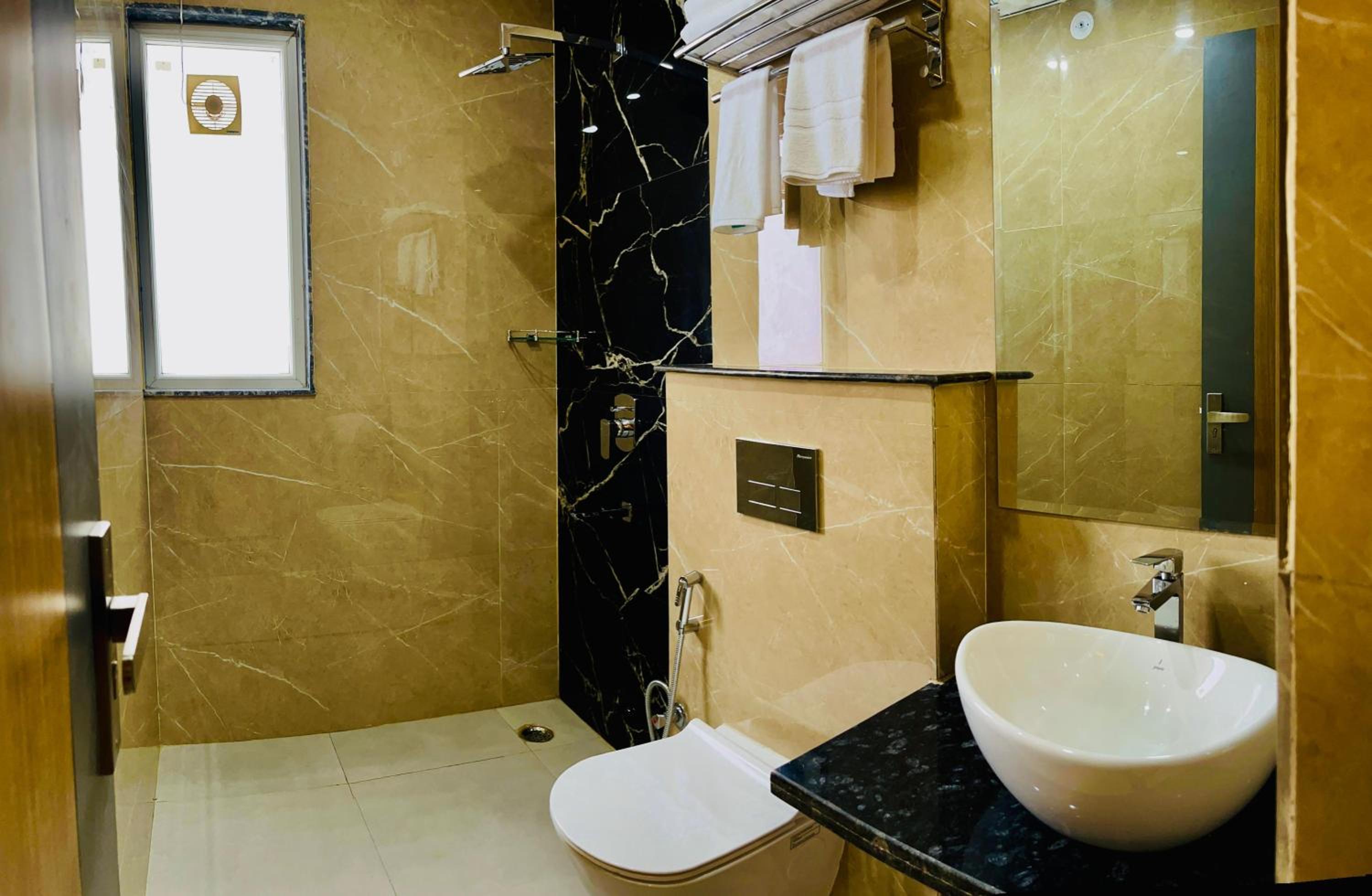 The Grand Oasis Hotel & Resort I Near India Expo Mart