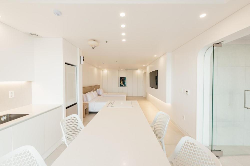 Pohang Case Poolvilla