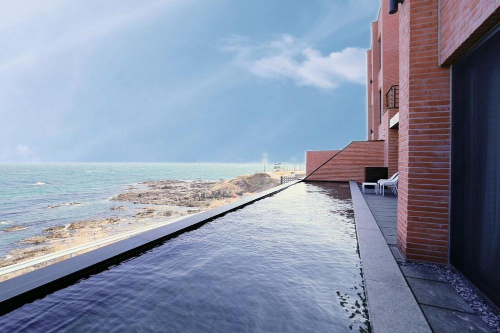 Pohang Case Poolvilla