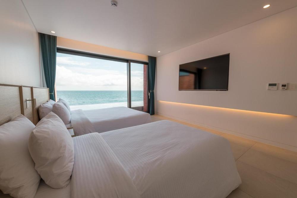 Pohang Case Poolvilla