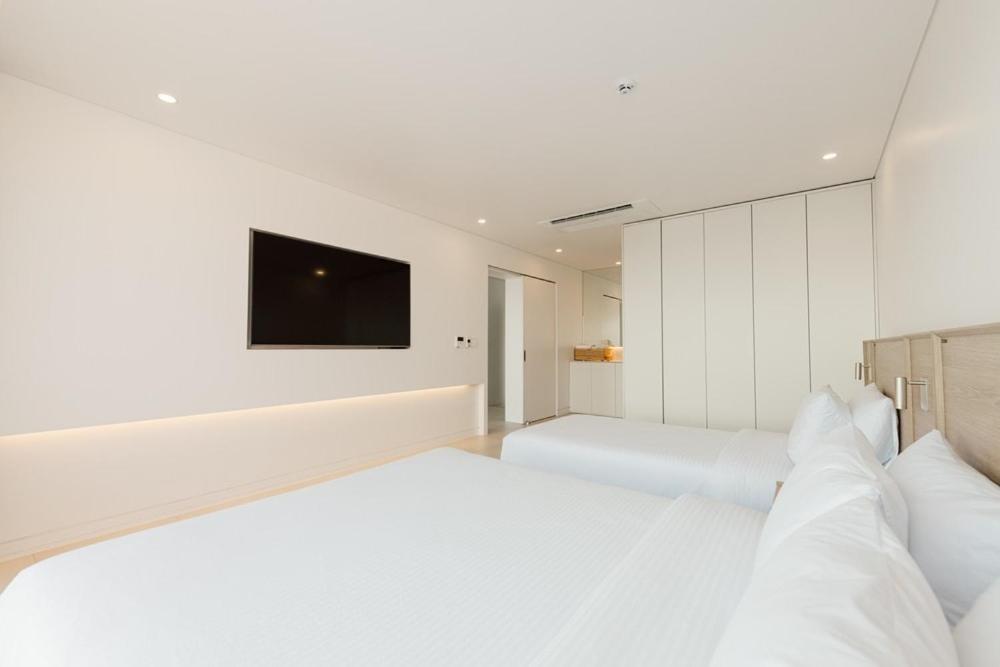 Pohang Case Poolvilla
