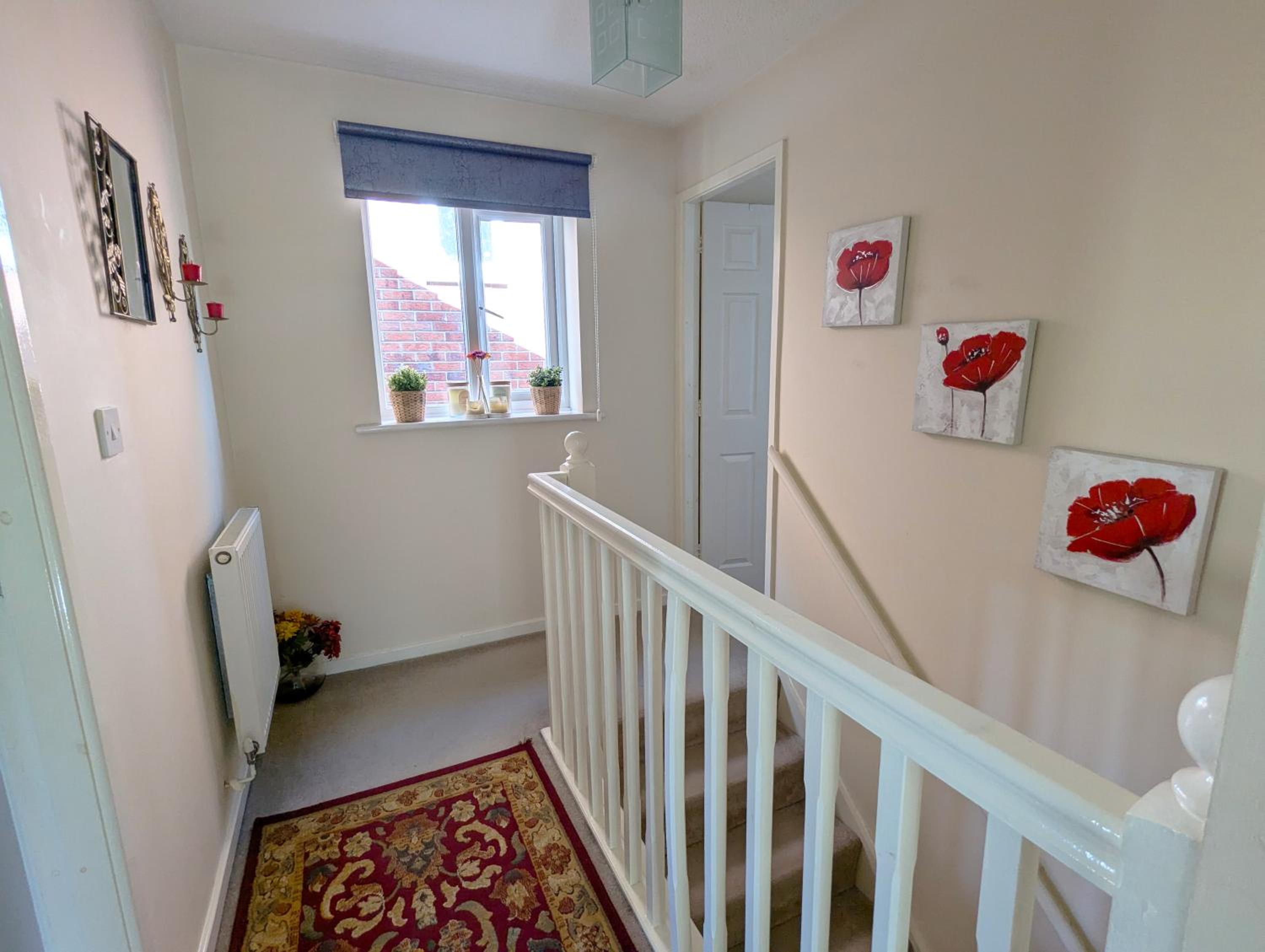 Spacious 4 Bed Riverside Home photo 4