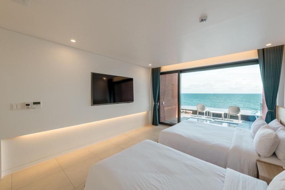 Pohang Case Poolvilla