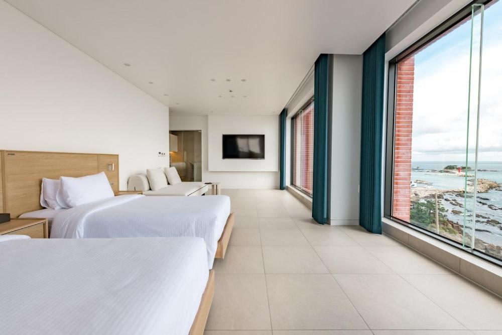 Pohang Case Poolvilla