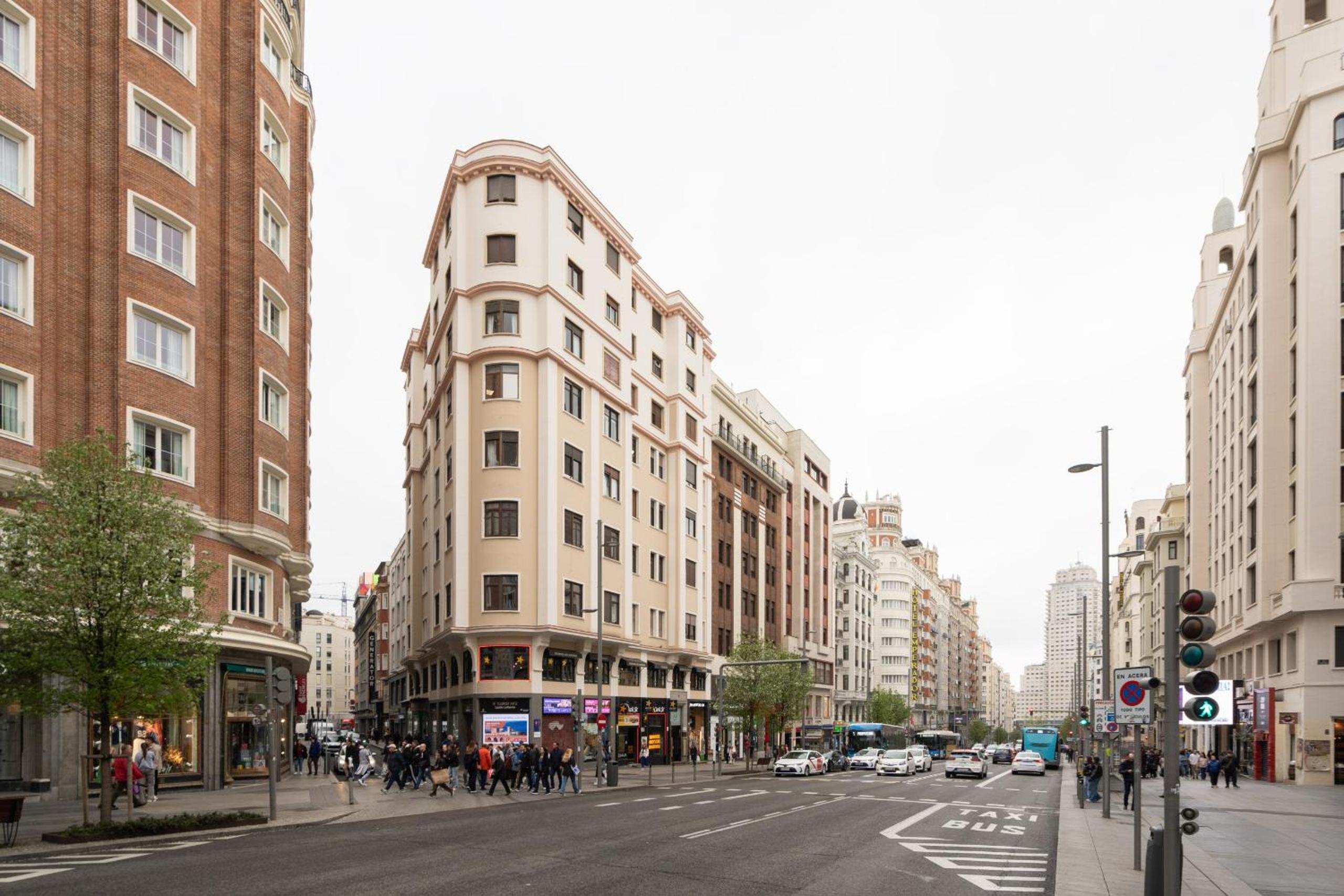apartamento reformado para 6 personas en plena GRAN VIA view 5