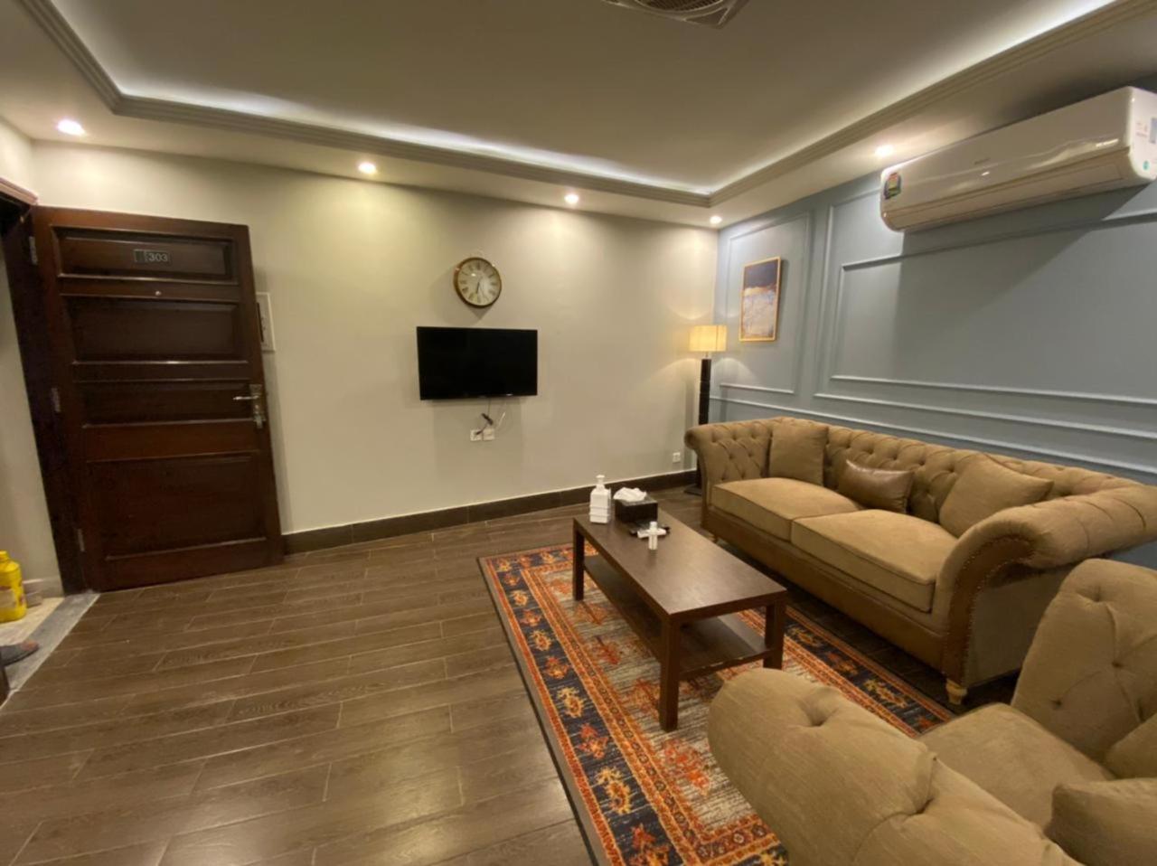 Chiq Suites