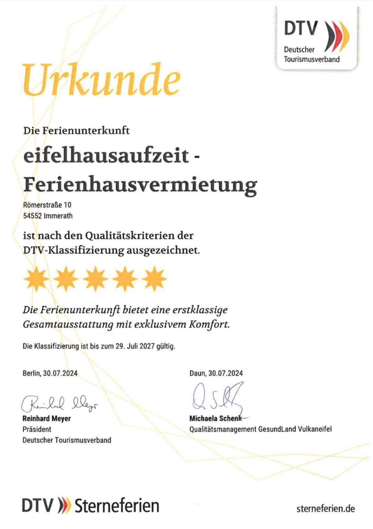 Modernes, ökologisches Design Ferienhaus in der Eifel Vulkaneifel I 2 Schlafzimmer, Sauna, Yoga & Kaminofen, schnelles WLAN & Arbeitsplatz