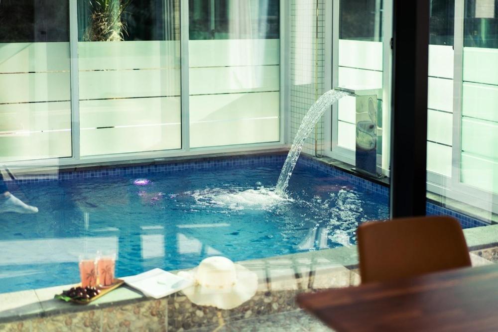 Gyeongju Yeonjeong Pool Villa