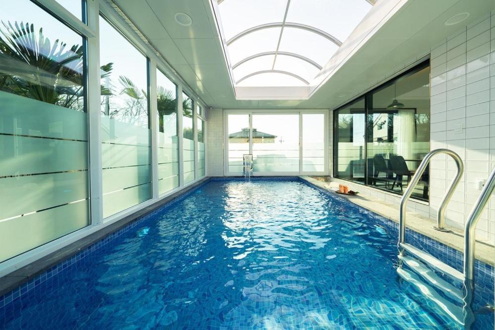 Gyeongju Yeonjeong Pool Villa