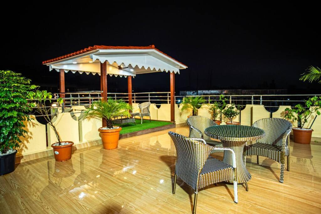 Zline Villa - Luxurious Pure Veg 8BHK with Party Hall in Lonavala view 3