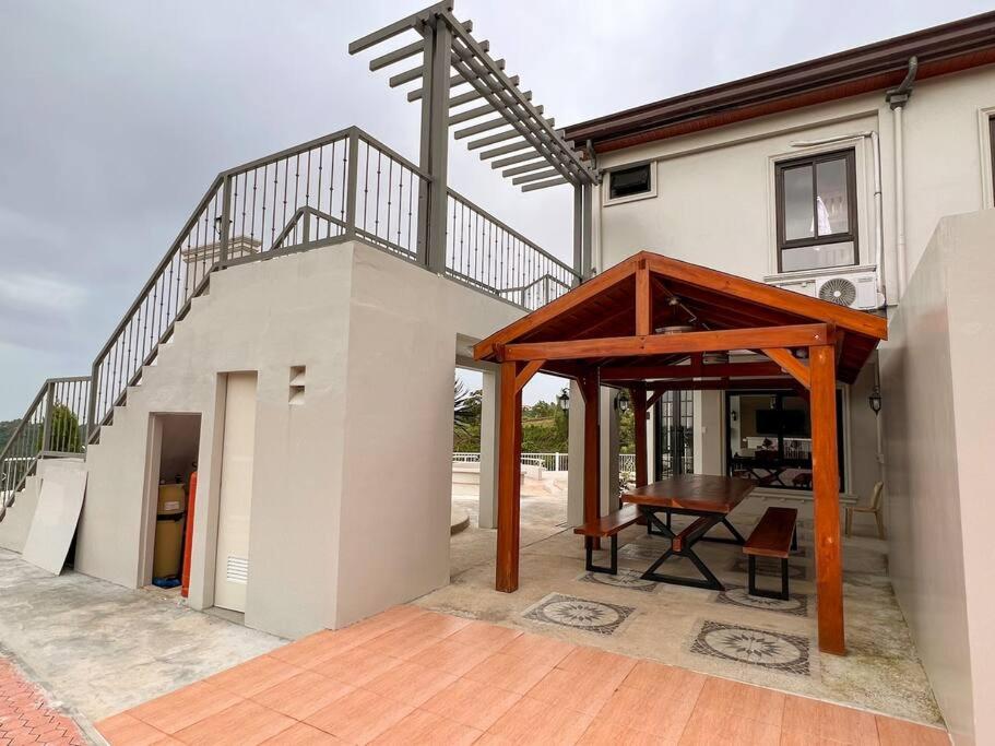 Serene Holiday Home Mt Taal View lel view 3