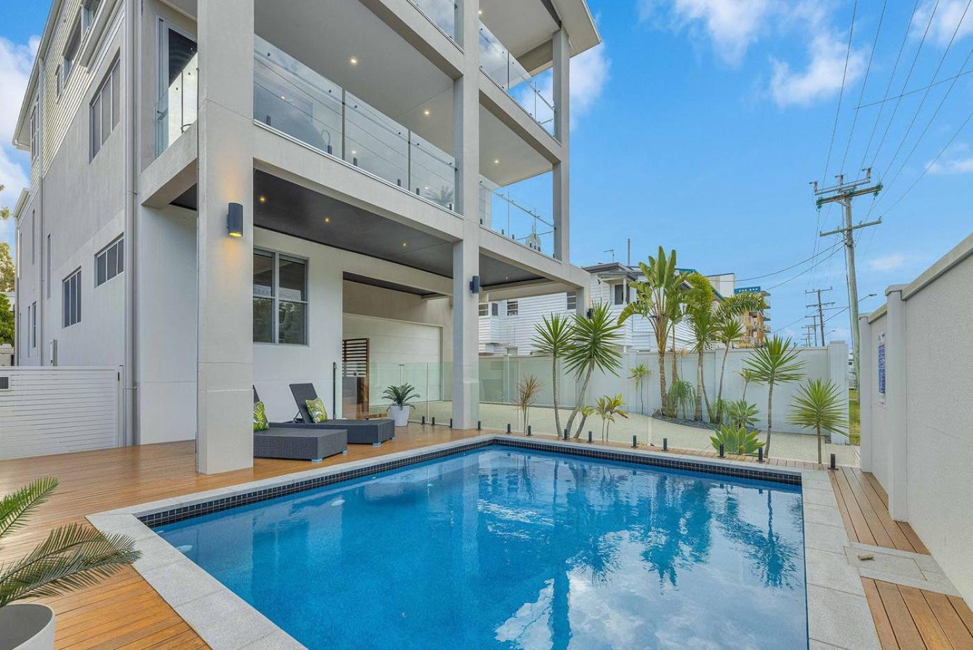 Golden Beachfront Holiday Home