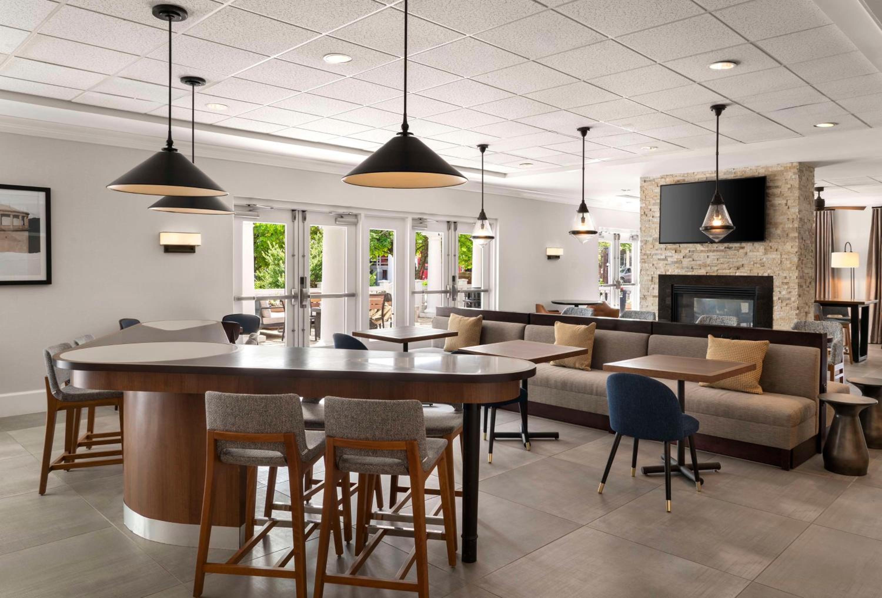 Arlington Vacations - Homewood Suites by Hilton Boston Cambridge-Arlington, MA - Property Image 6