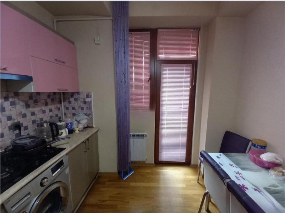 Private ROOM, at metro Garayev