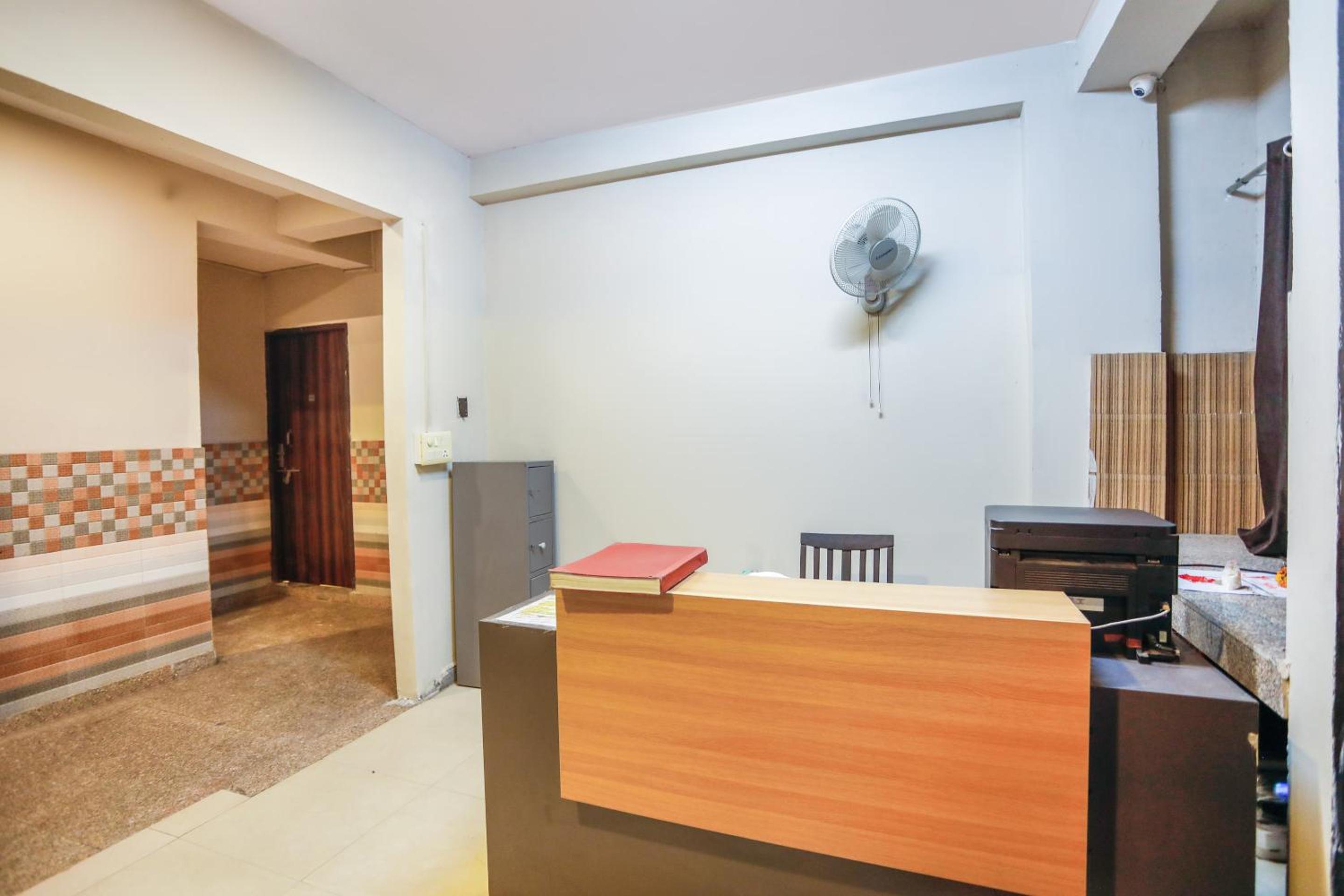 Lobby & Reception