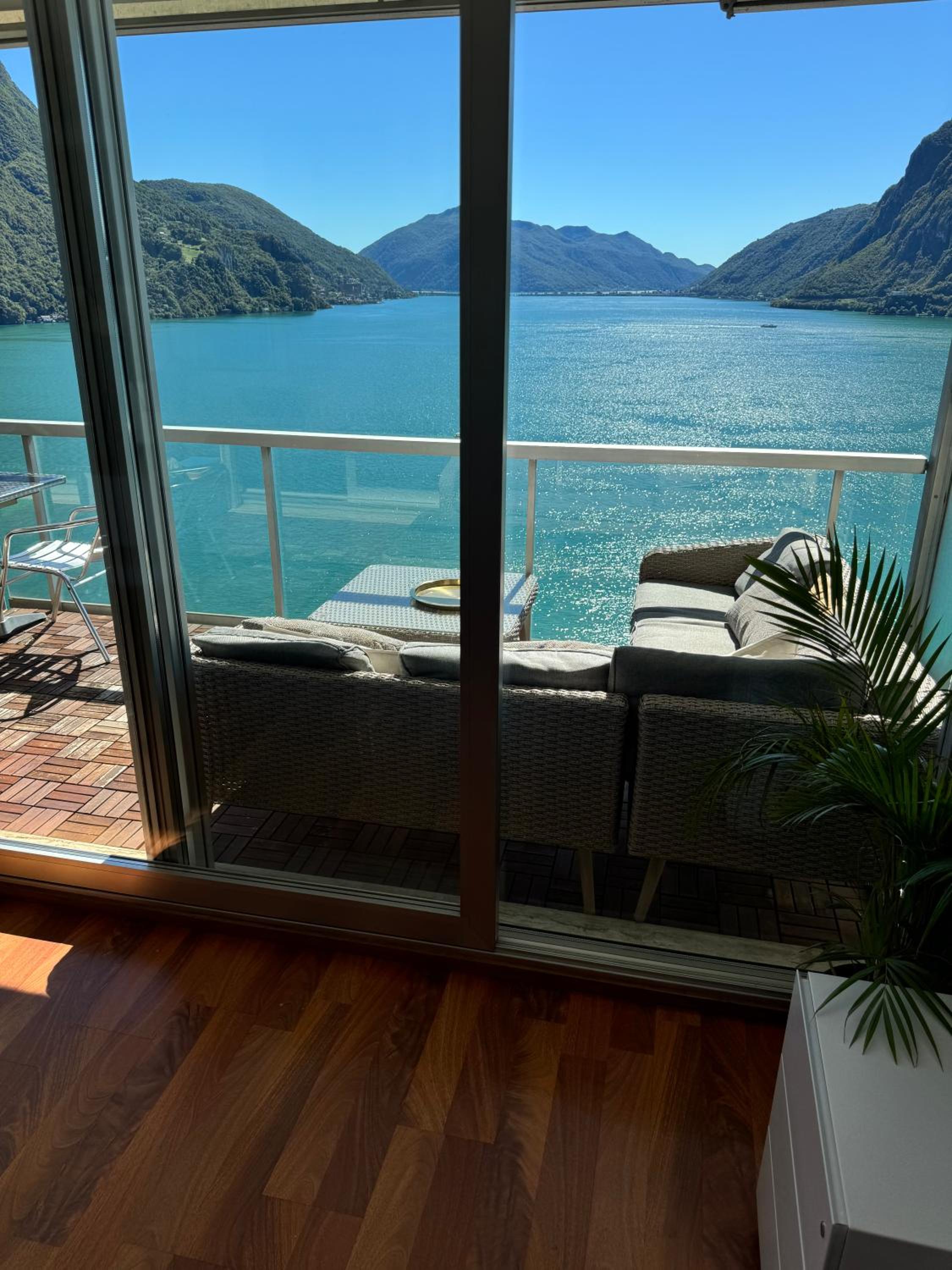 Attico con vista panoramica sul lago - due camere