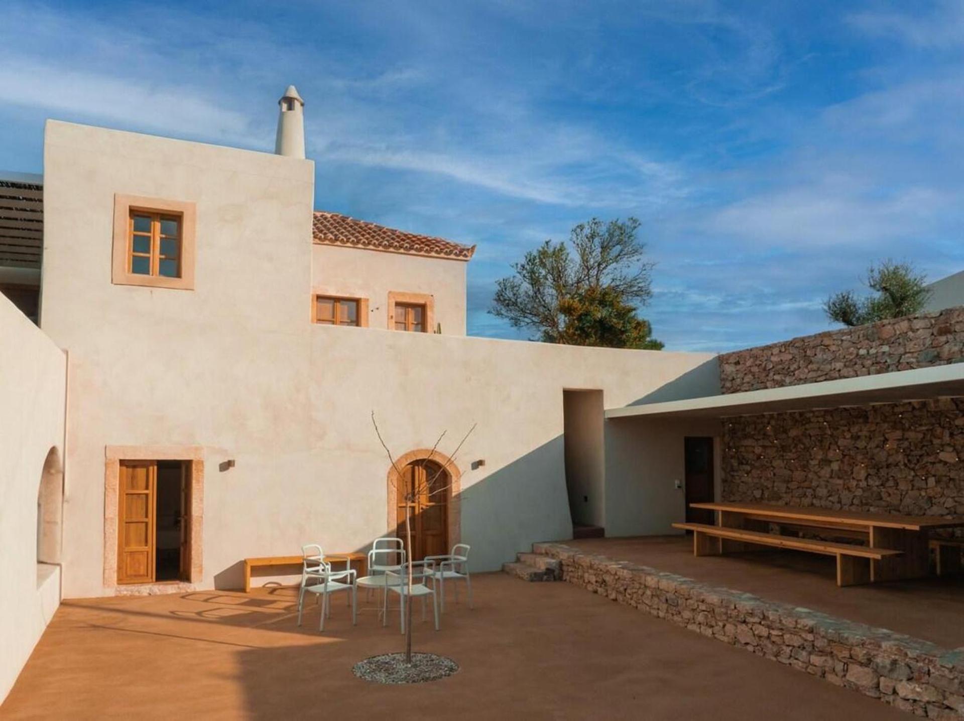 Casa Kombonada - Luxury Villa to rent in Kythira view 3