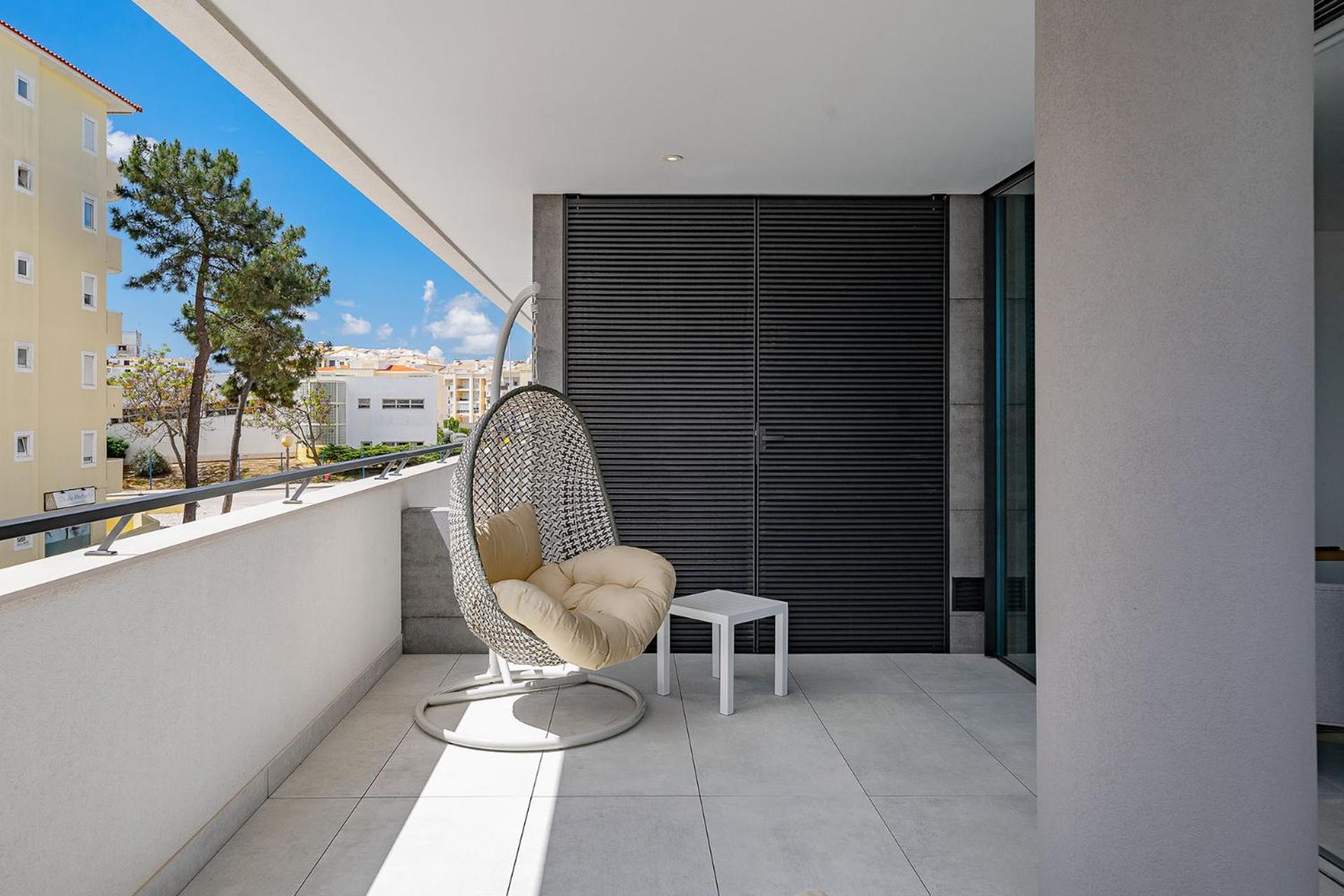 Lagos Deluxe 1 With Pool by Homing view 5