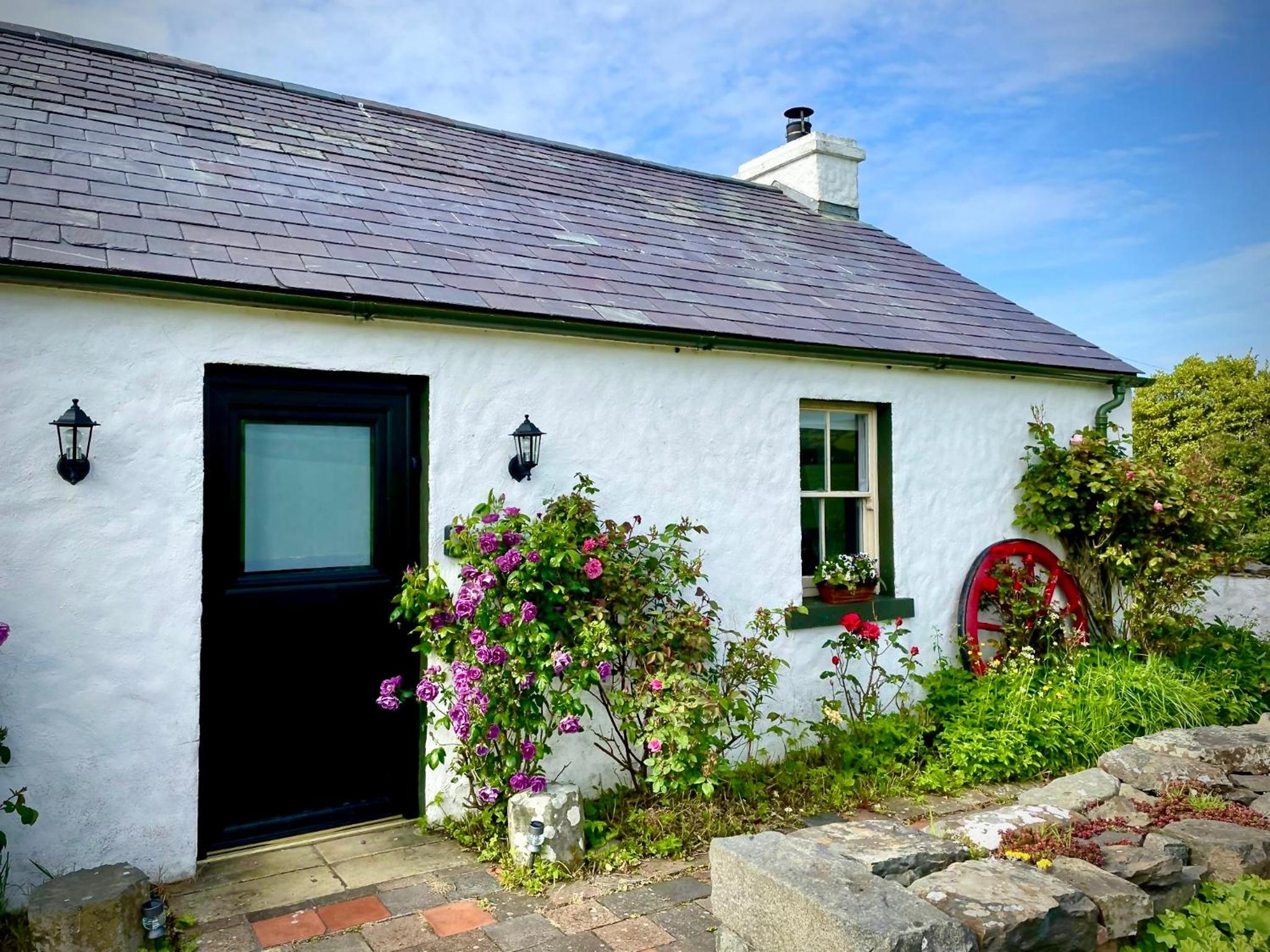 Hotel Dunnaglea Cottage, Ballintoy - Image 1