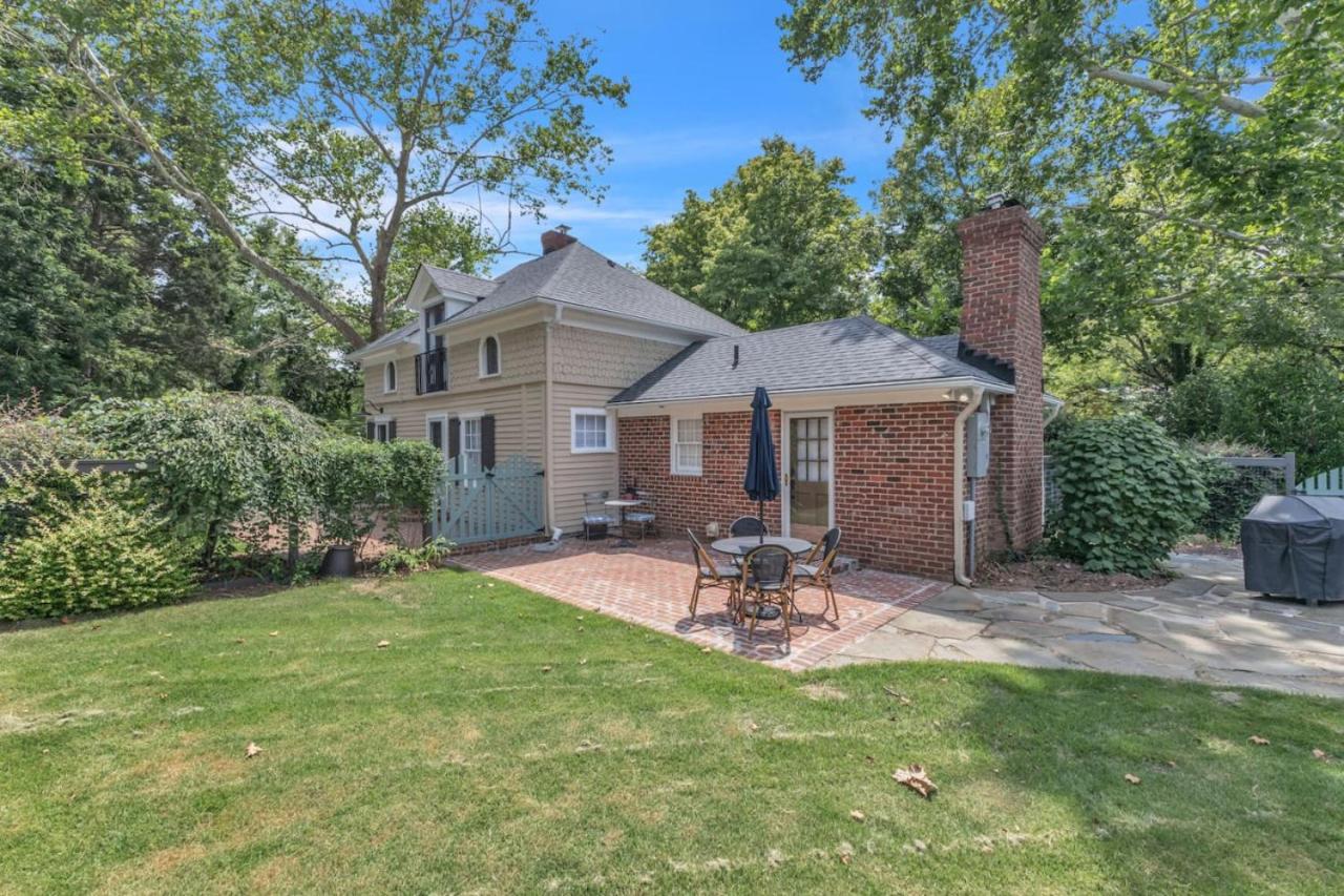 Newly Renovated Carriage House