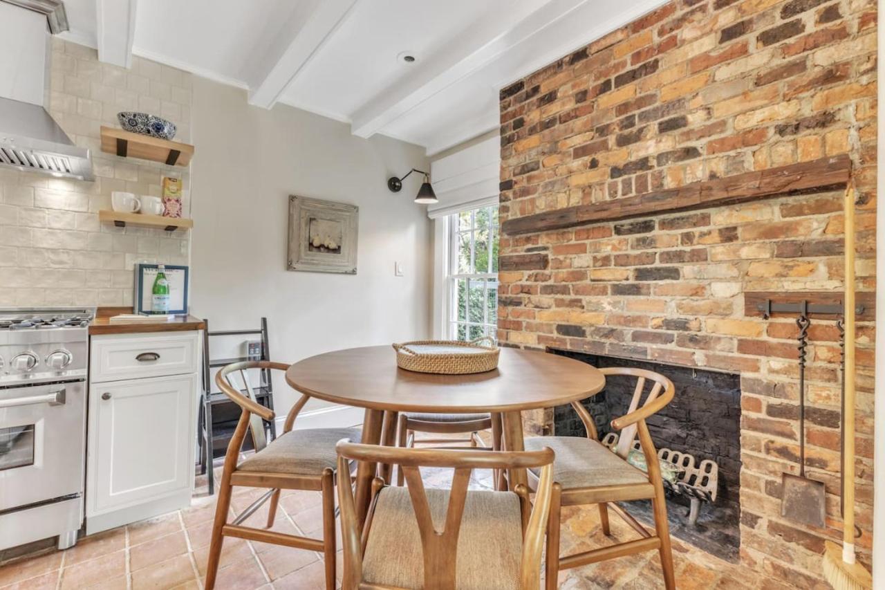 Newly Renovated Carriage House