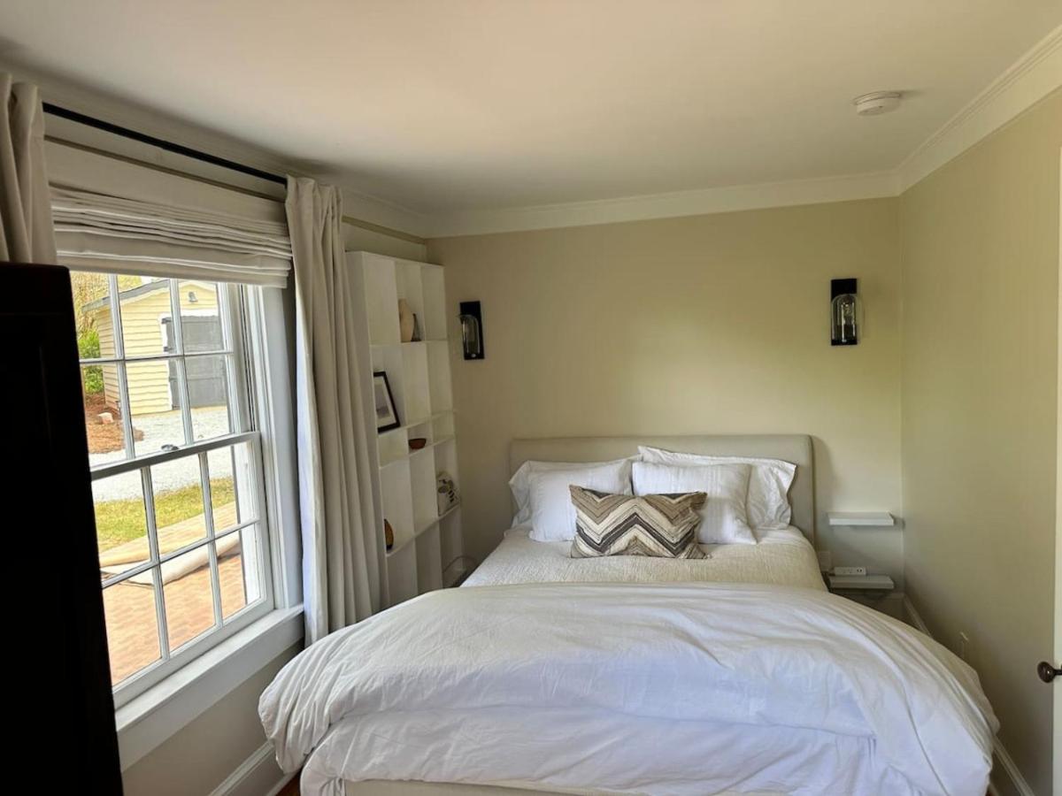 Newly Renovated Carriage House