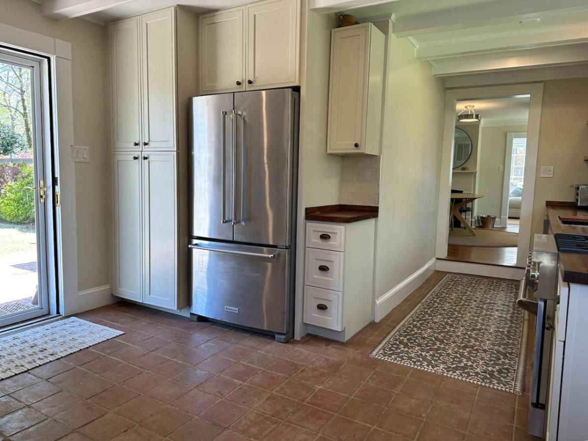 Newly Renovated Carriage House