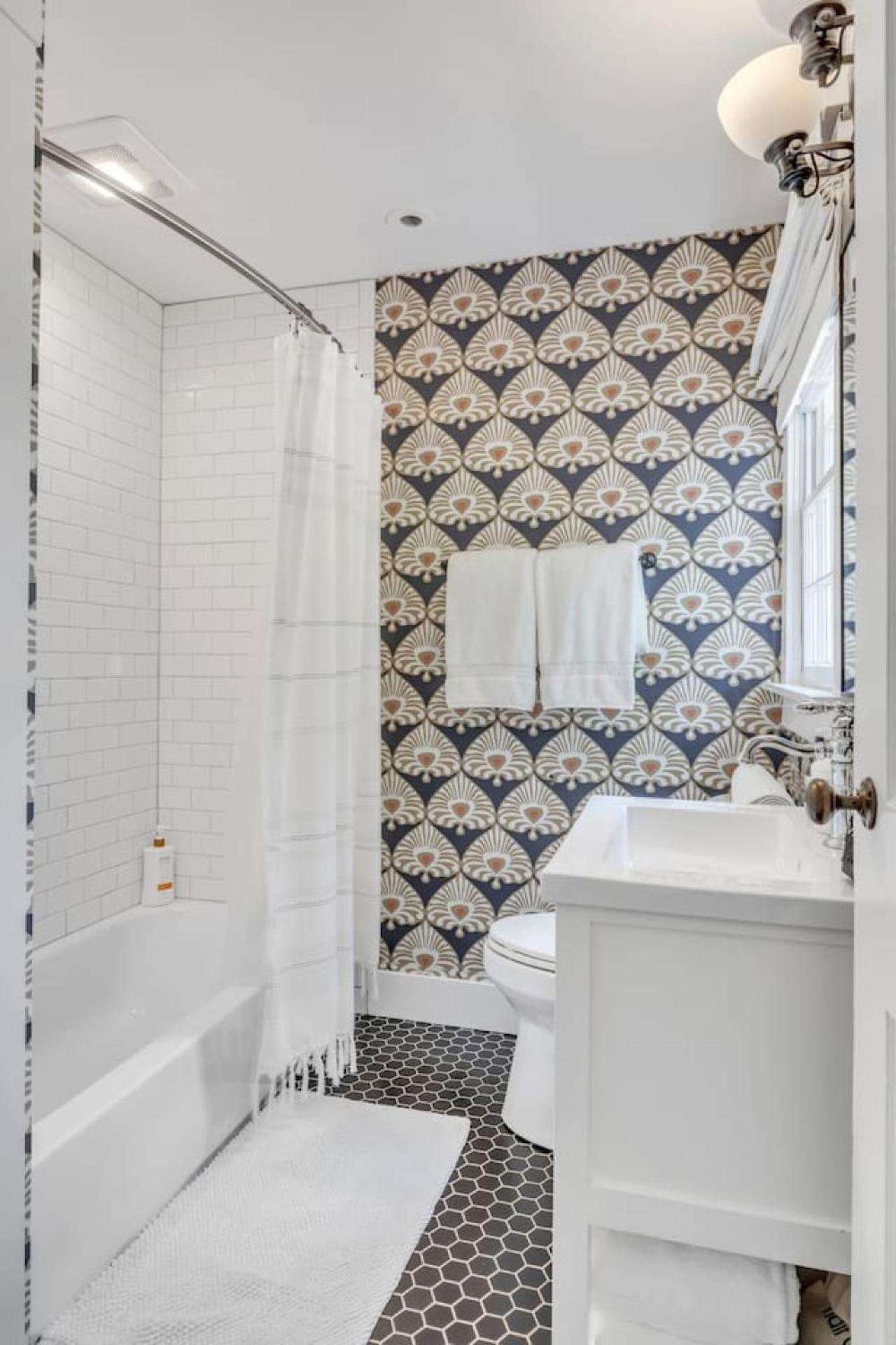 Newly Renovated Carriage House