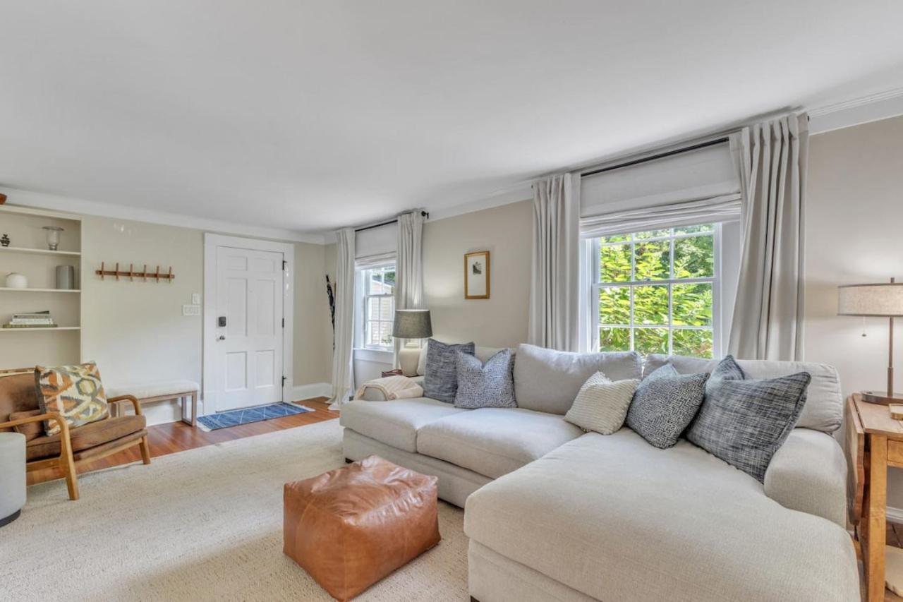 Newly Renovated Carriage House