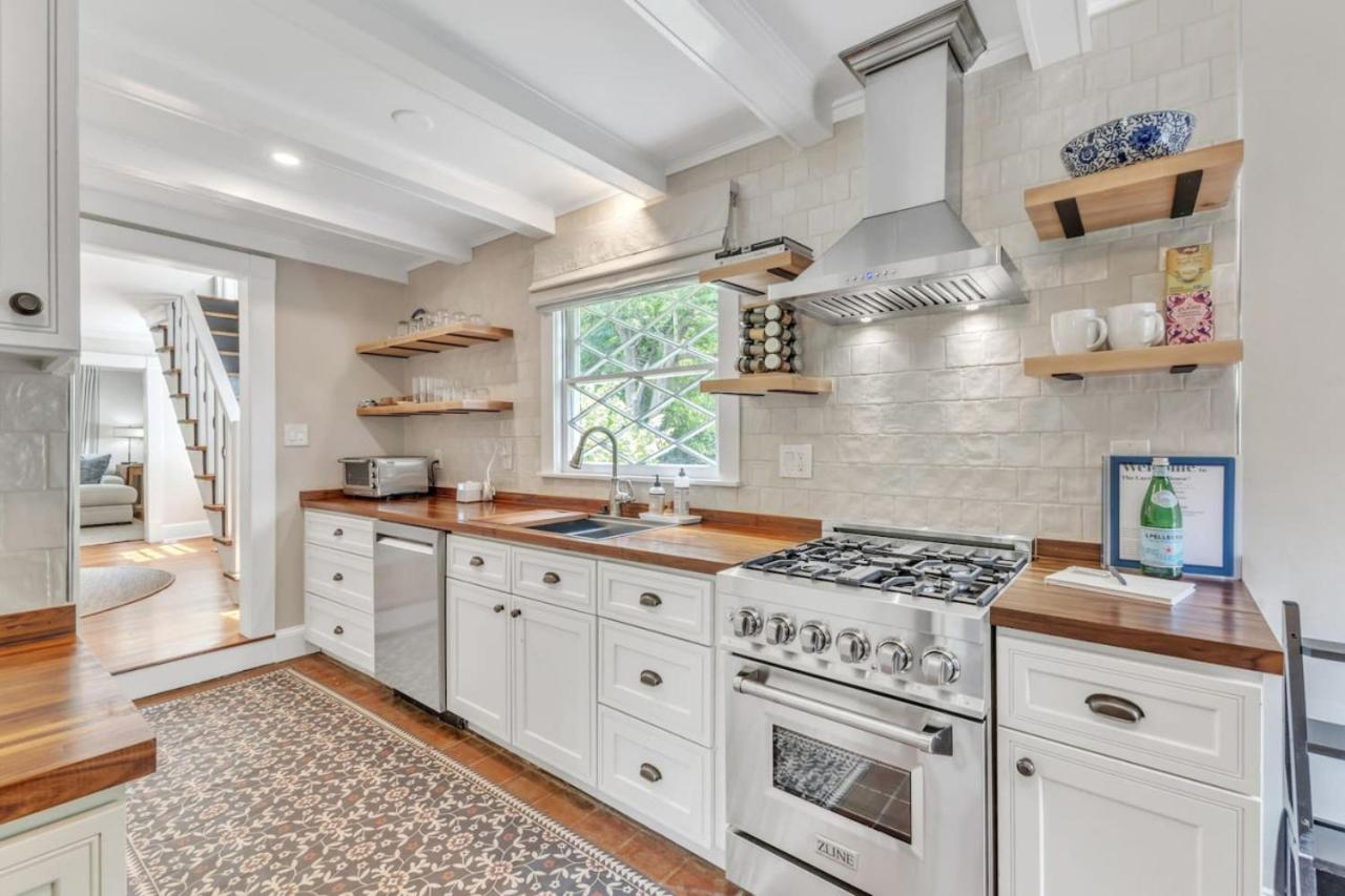 Newly Renovated Carriage House