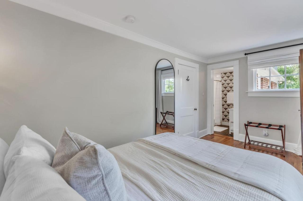 Newly Renovated Carriage House