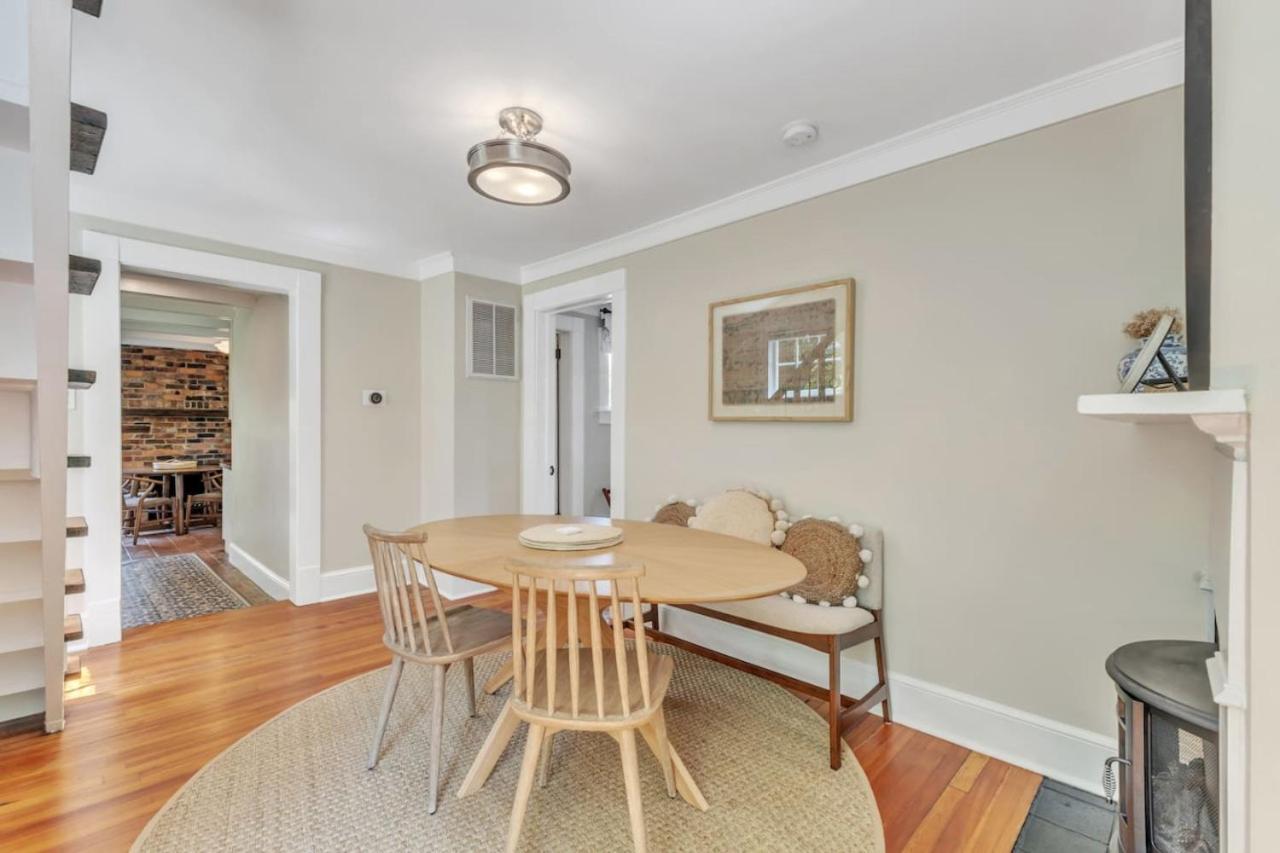 Newly Renovated Carriage House