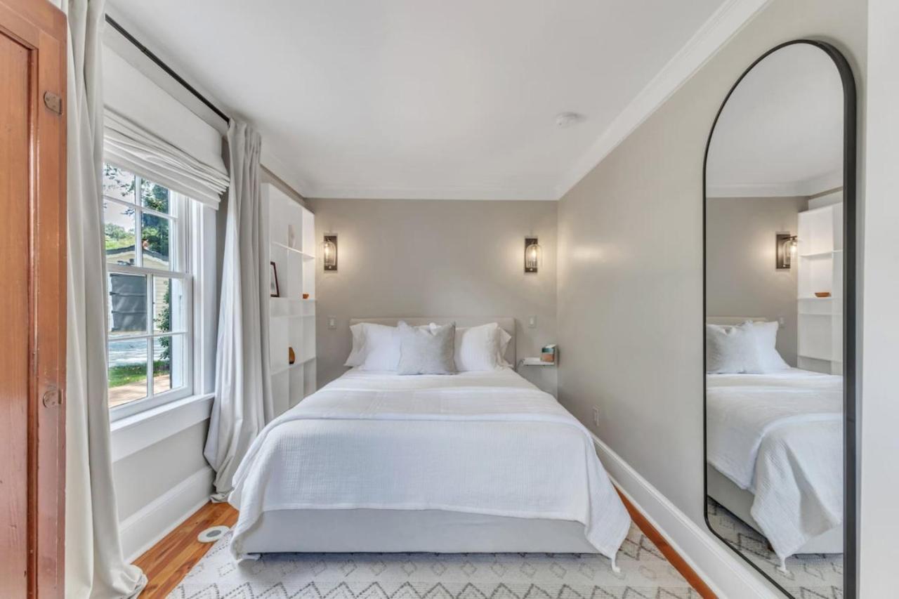 Newly Renovated Carriage House